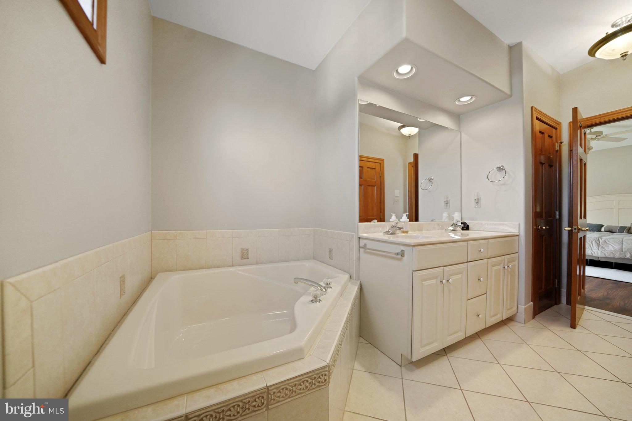 CARROLL HILL - Residential