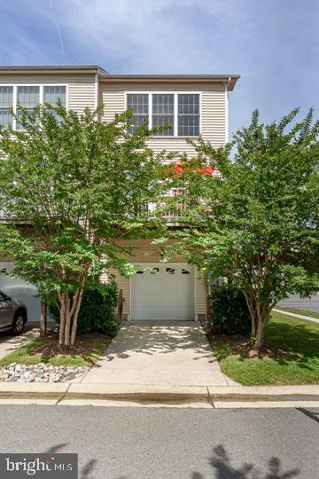 SOUTH RIDING - Residential Lease