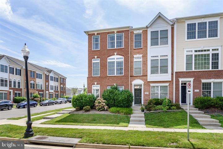 SOUTH RIDING - Residential Lease