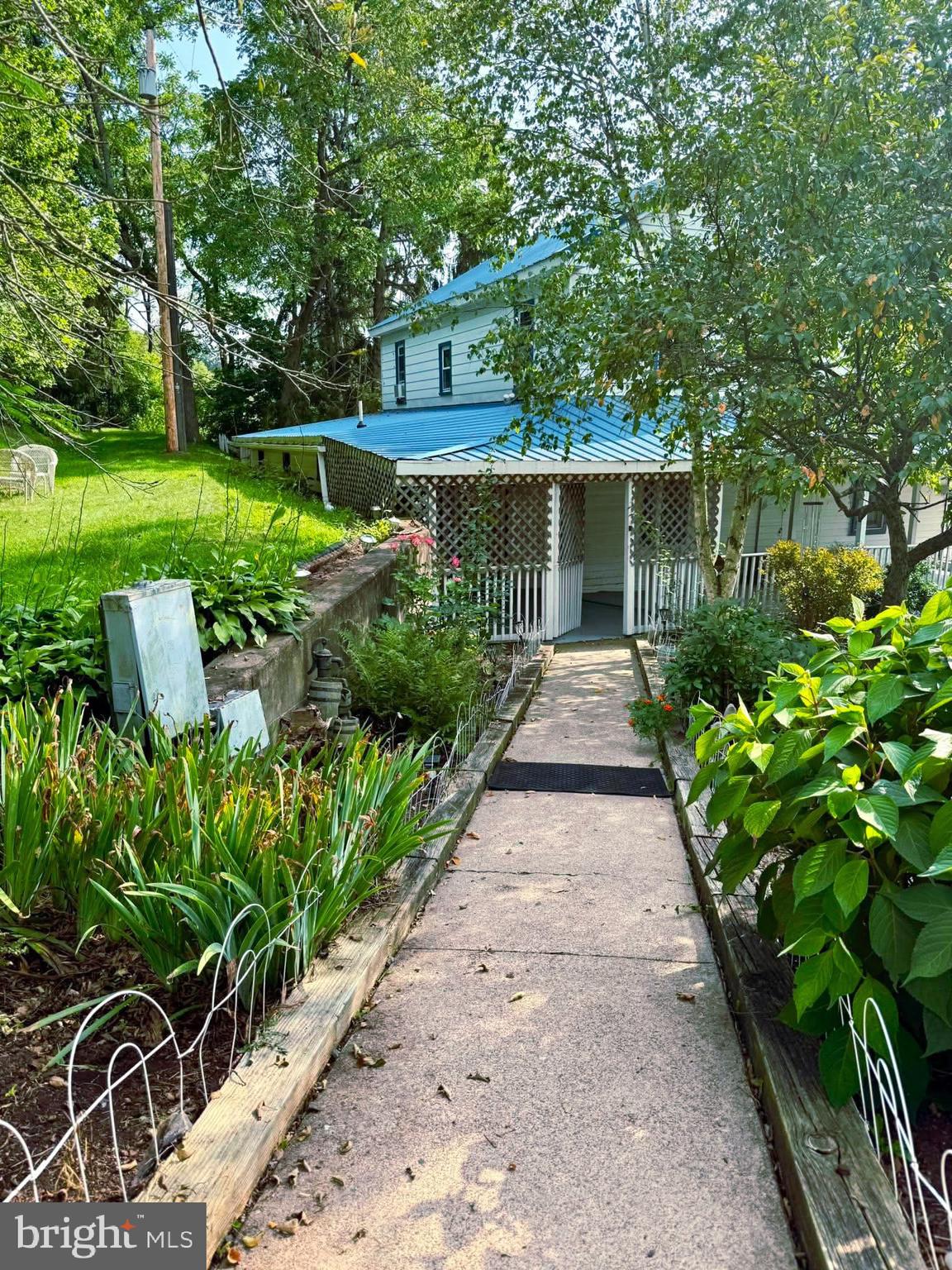 1098 PERRY VALLEY ROAD