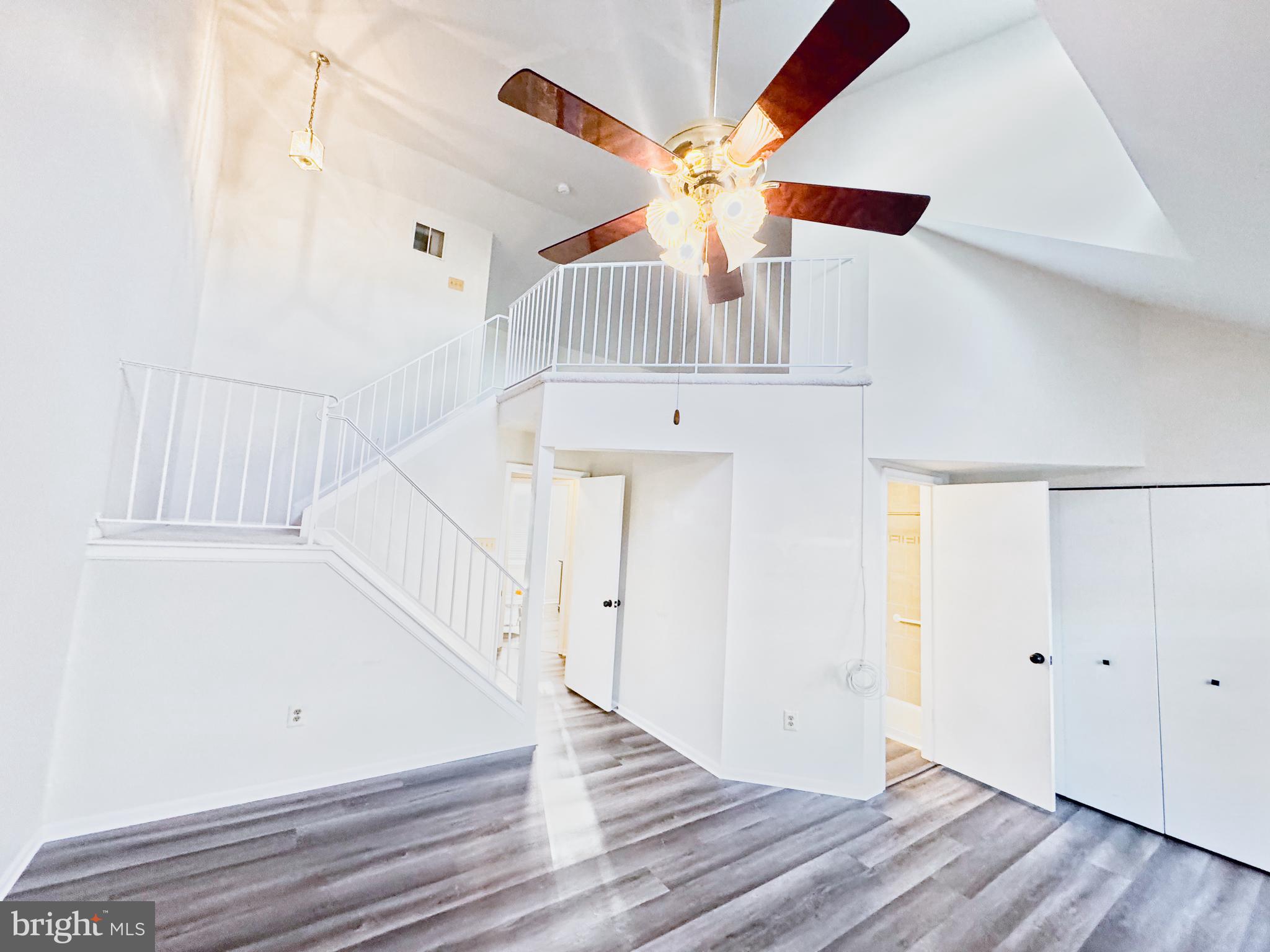 STONEY BEACH - Residential