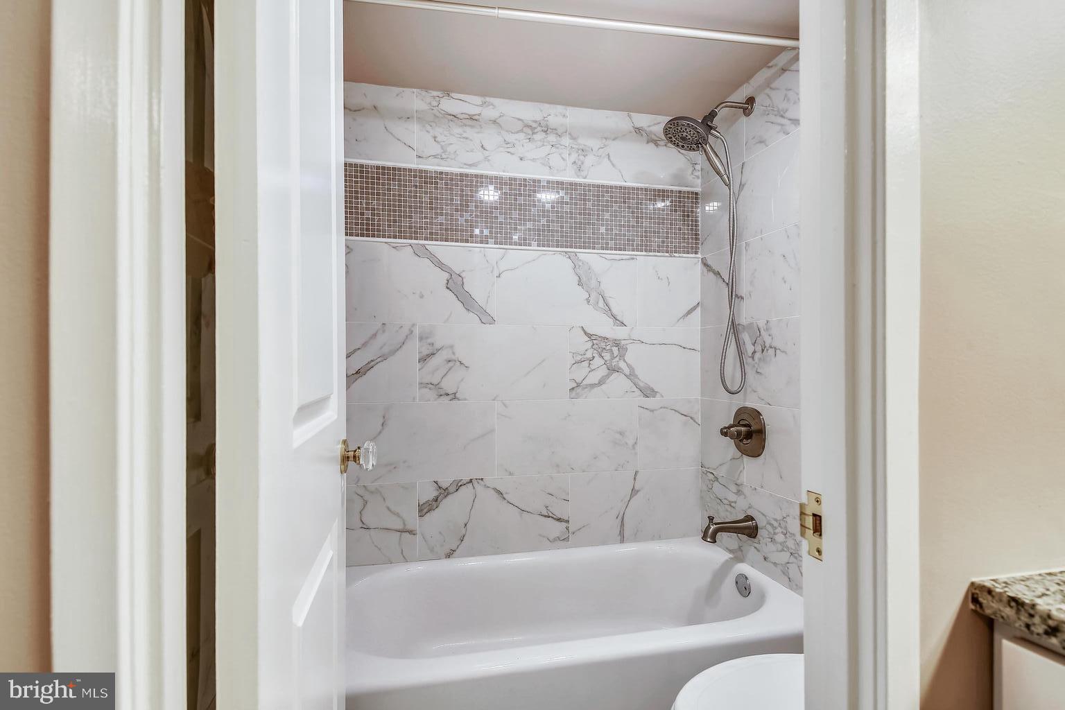 MONTEBELLO - Residential