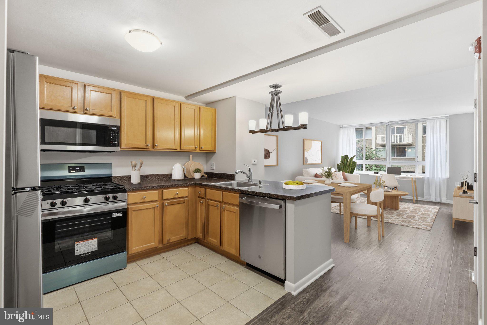 350 G STREET SW N216