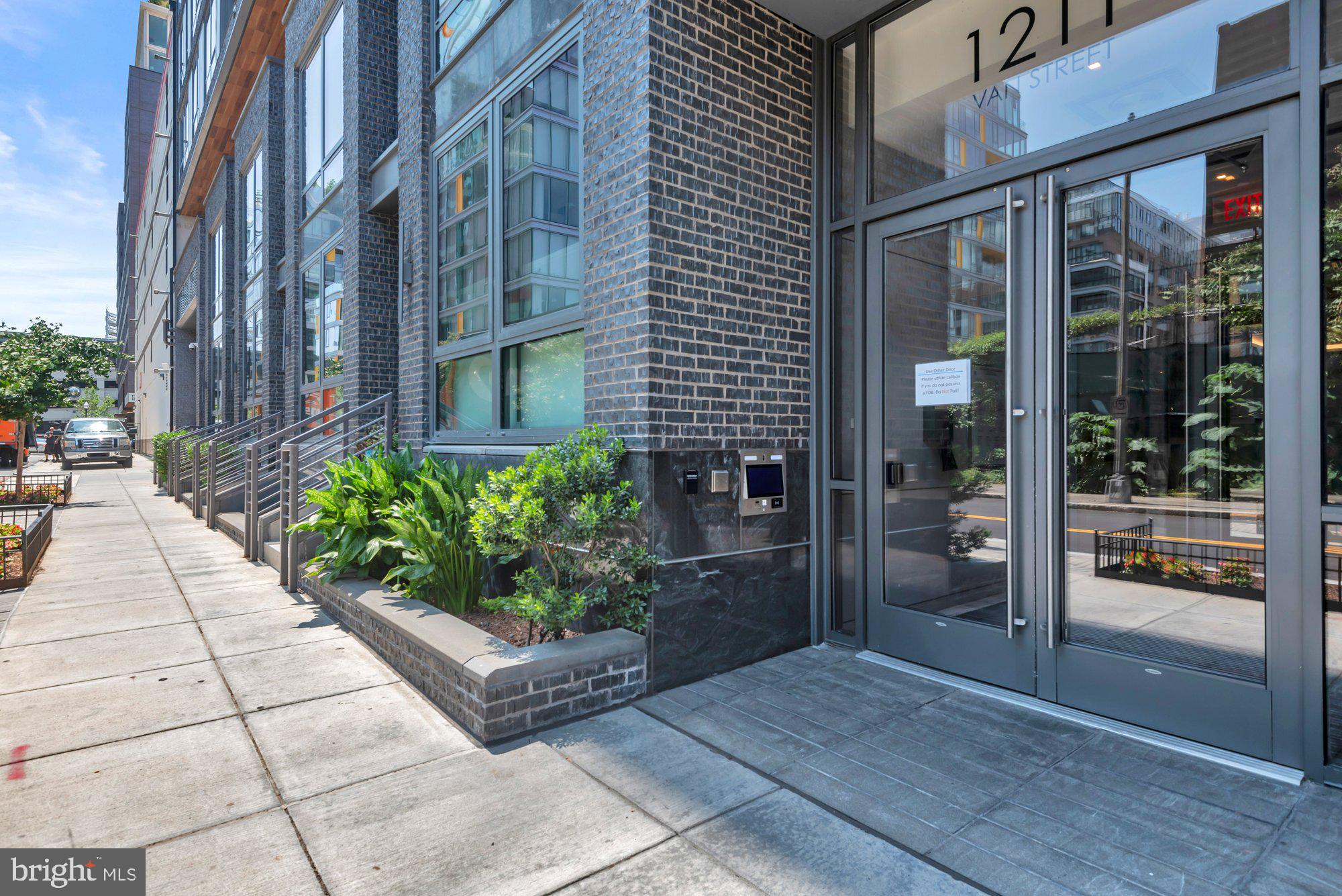 1211 VAN STREET SE 1014