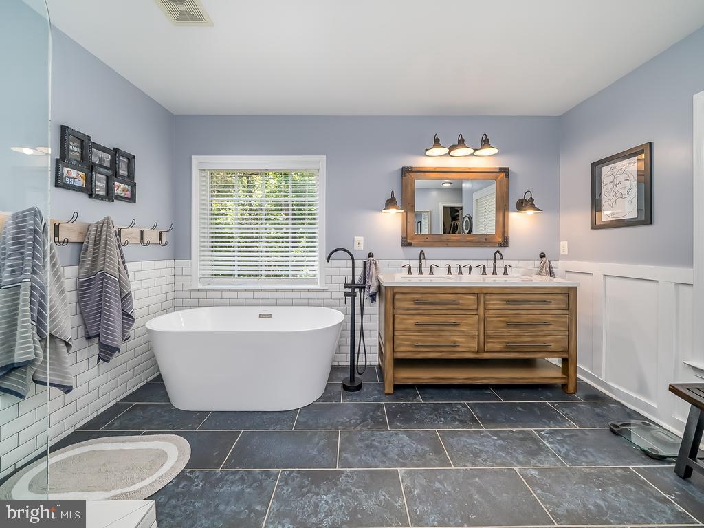 ESTATES OF CHANCELLORSVILLE - Residential