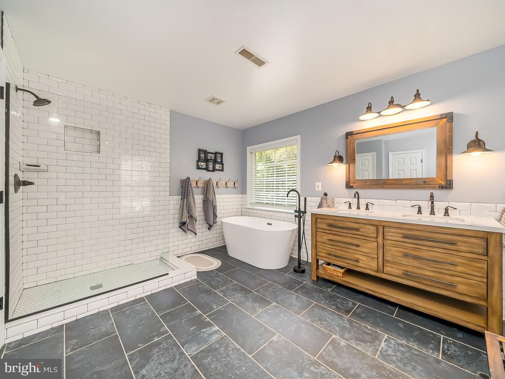 ESTATES OF CHANCELLORSVILLE - Residential