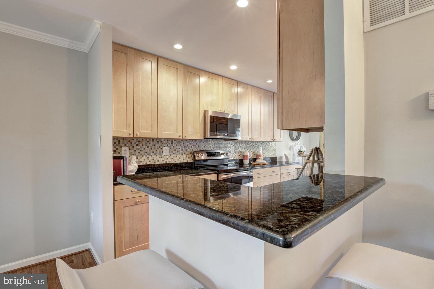 VILLA D ESTE VILLAGE - Residential Lease