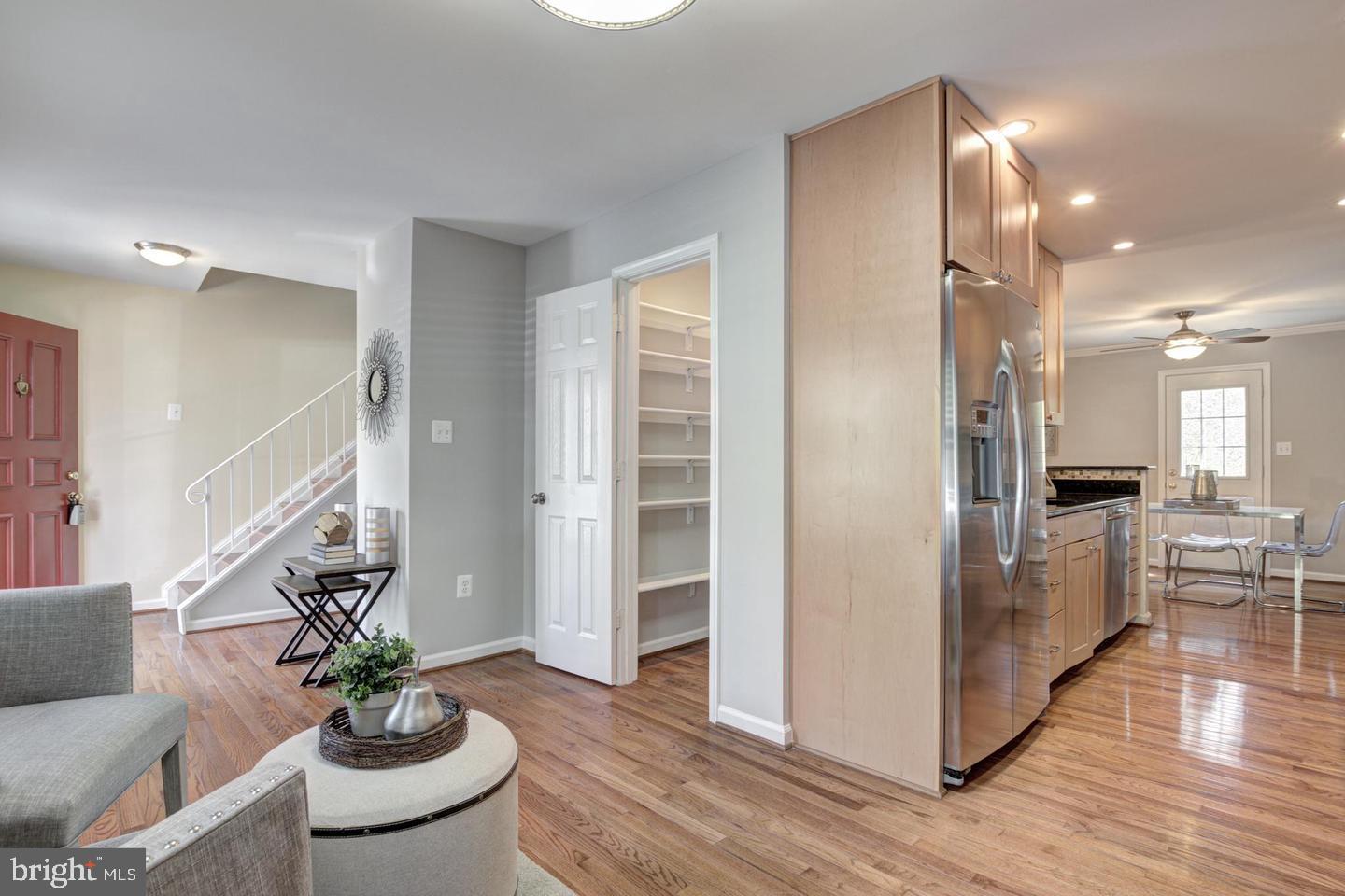 VILLA D ESTE VILLAGE - Residential Lease