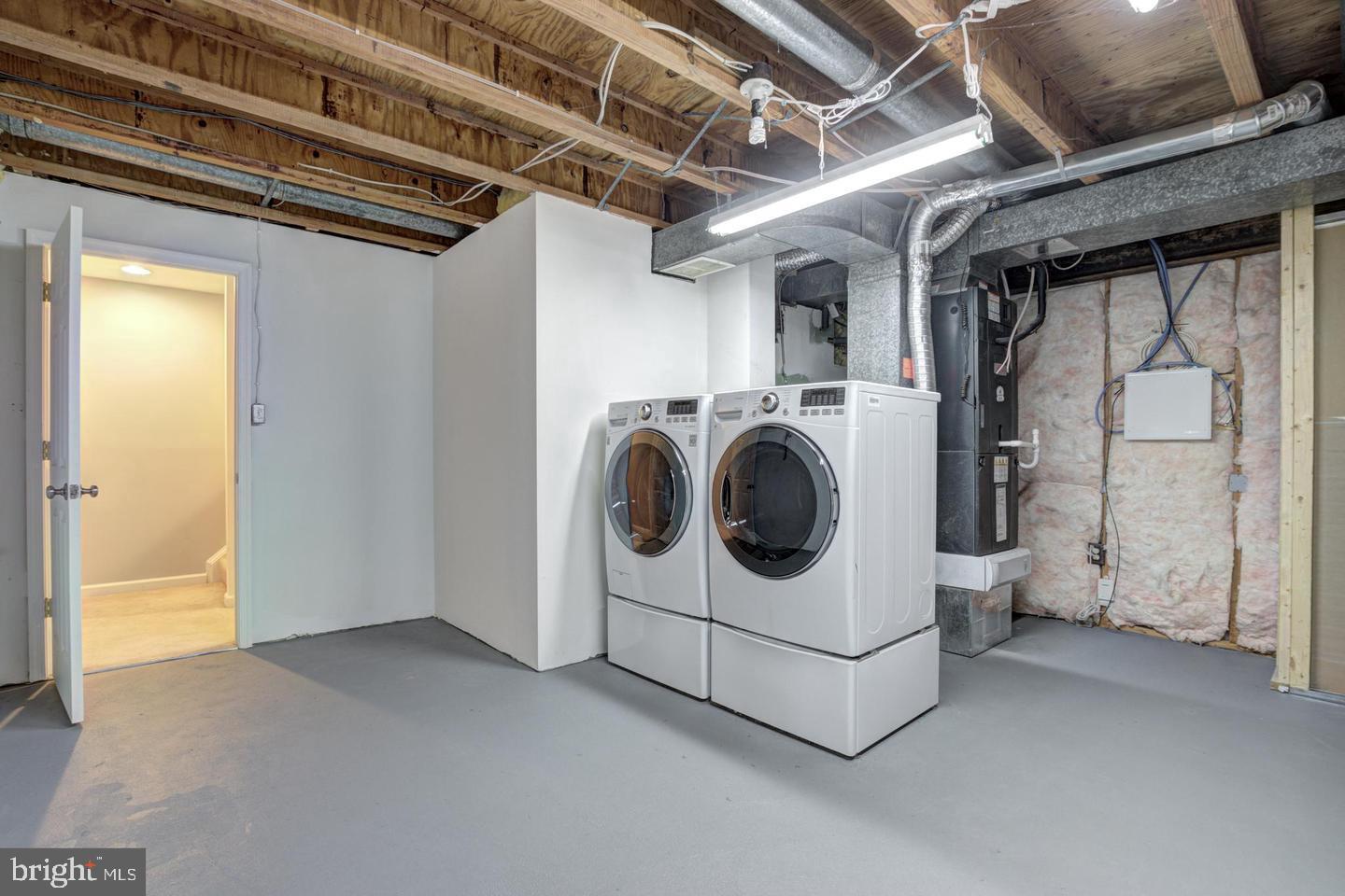 VILLA D ESTE VILLAGE - Residential Lease