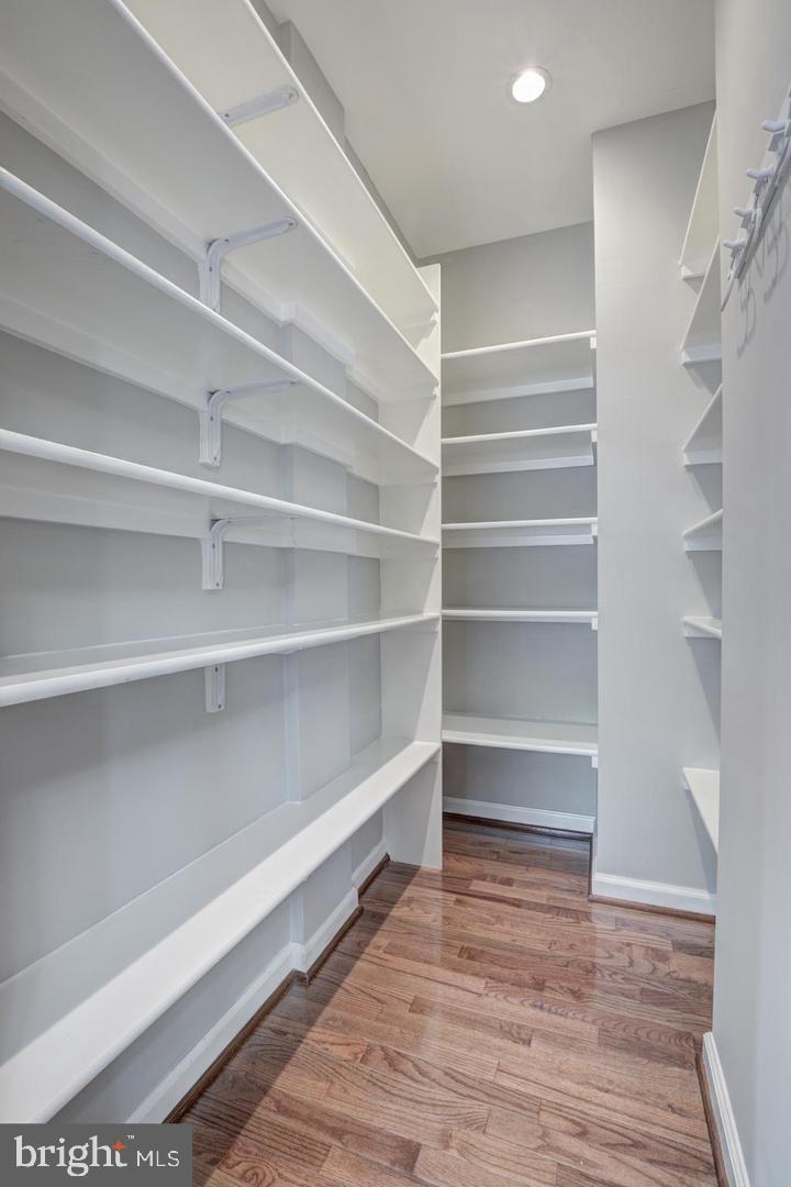 VILLA D ESTE VILLAGE - Residential Lease