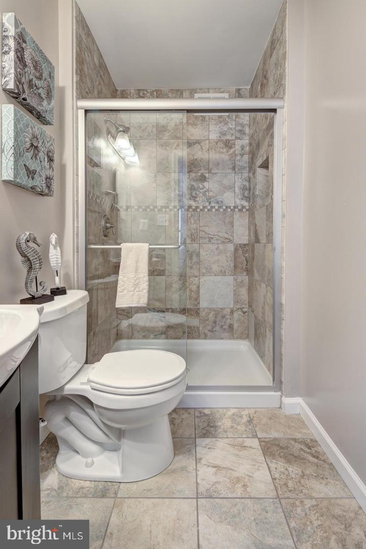 VILLA D ESTE VILLAGE - Residential Lease