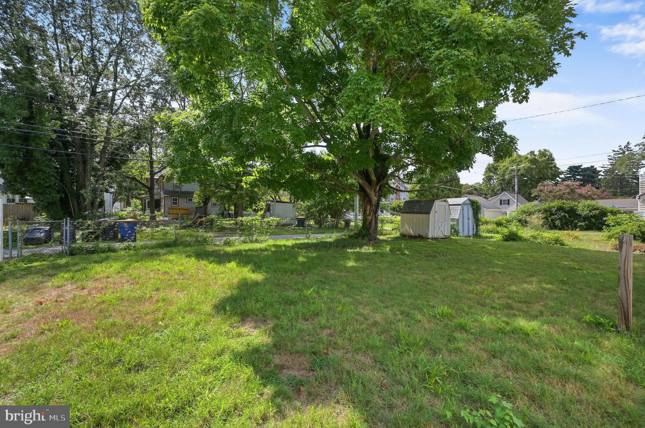 212 N AMERICAN AVENUE
