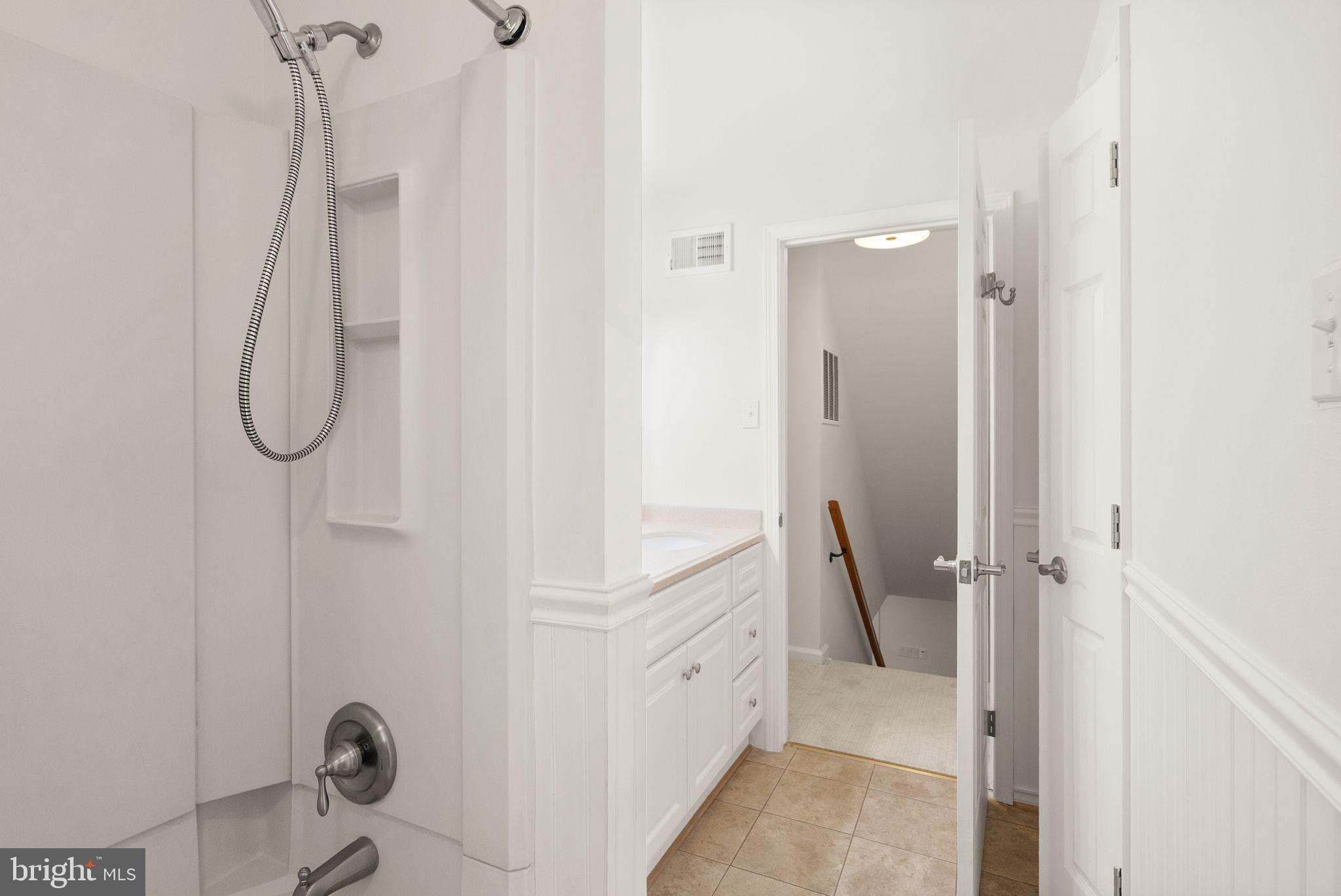 NEWINGTON FOREST - Residential