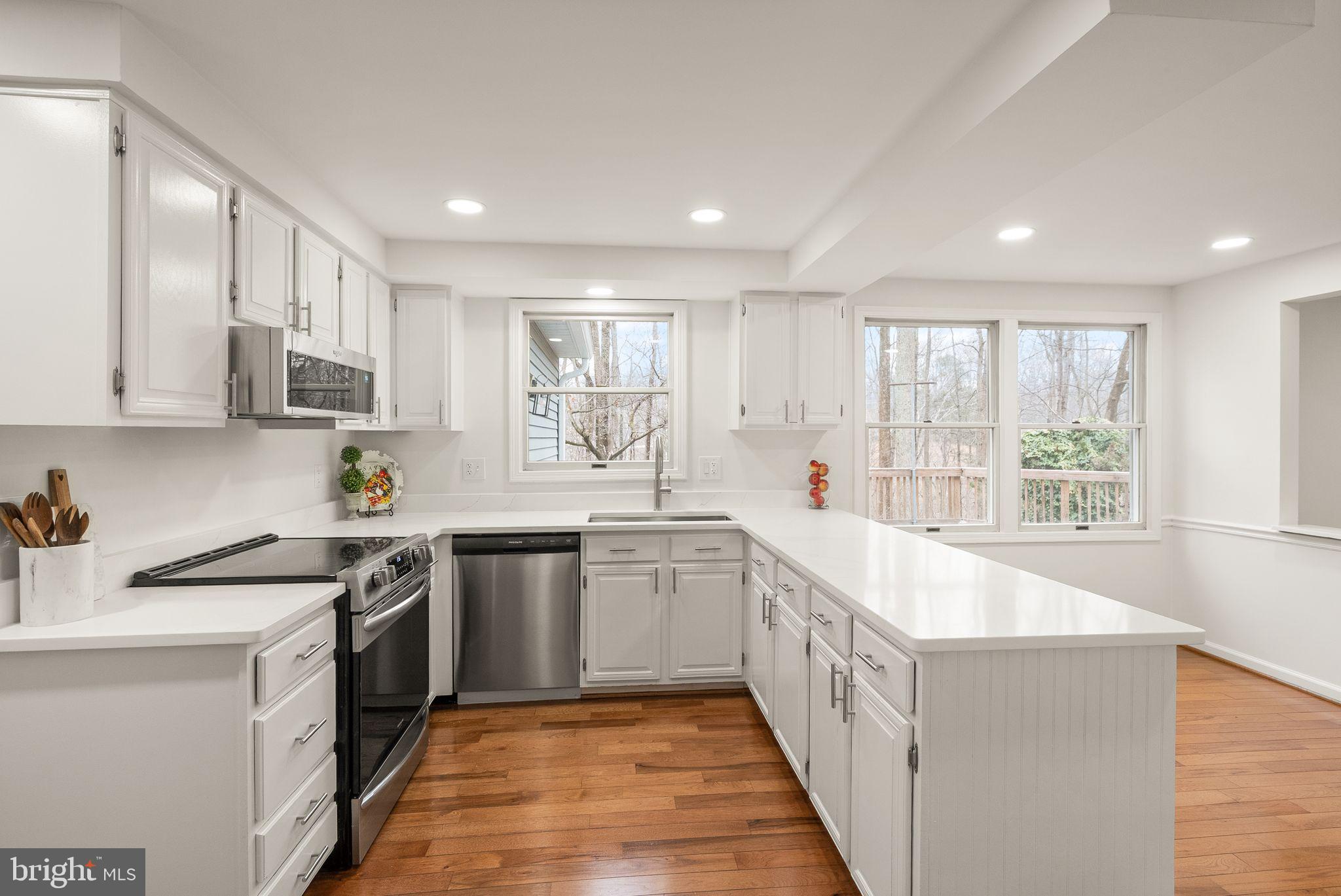 NEWINGTON FOREST - Residential