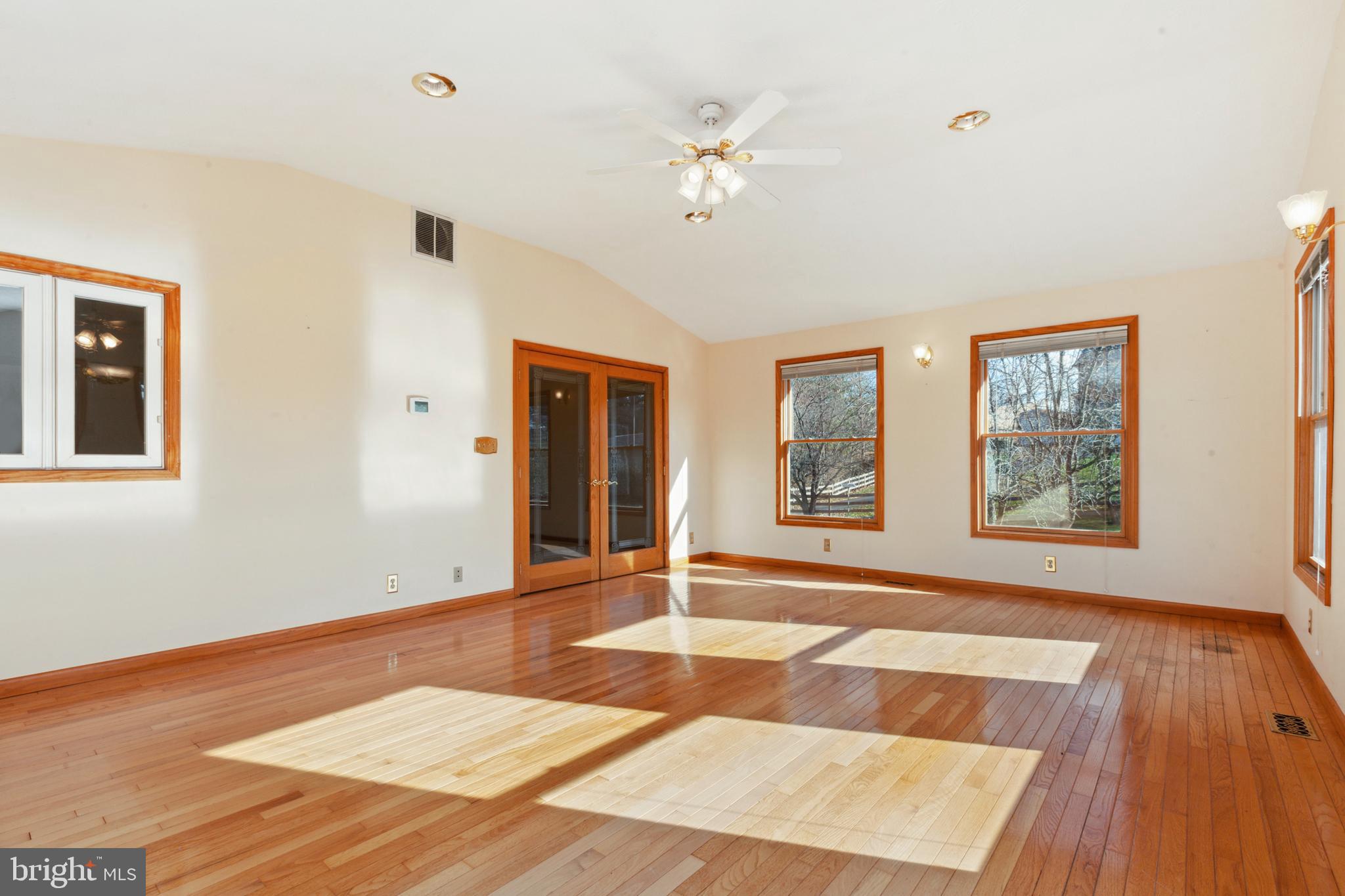 GREEN HILLS - Residential