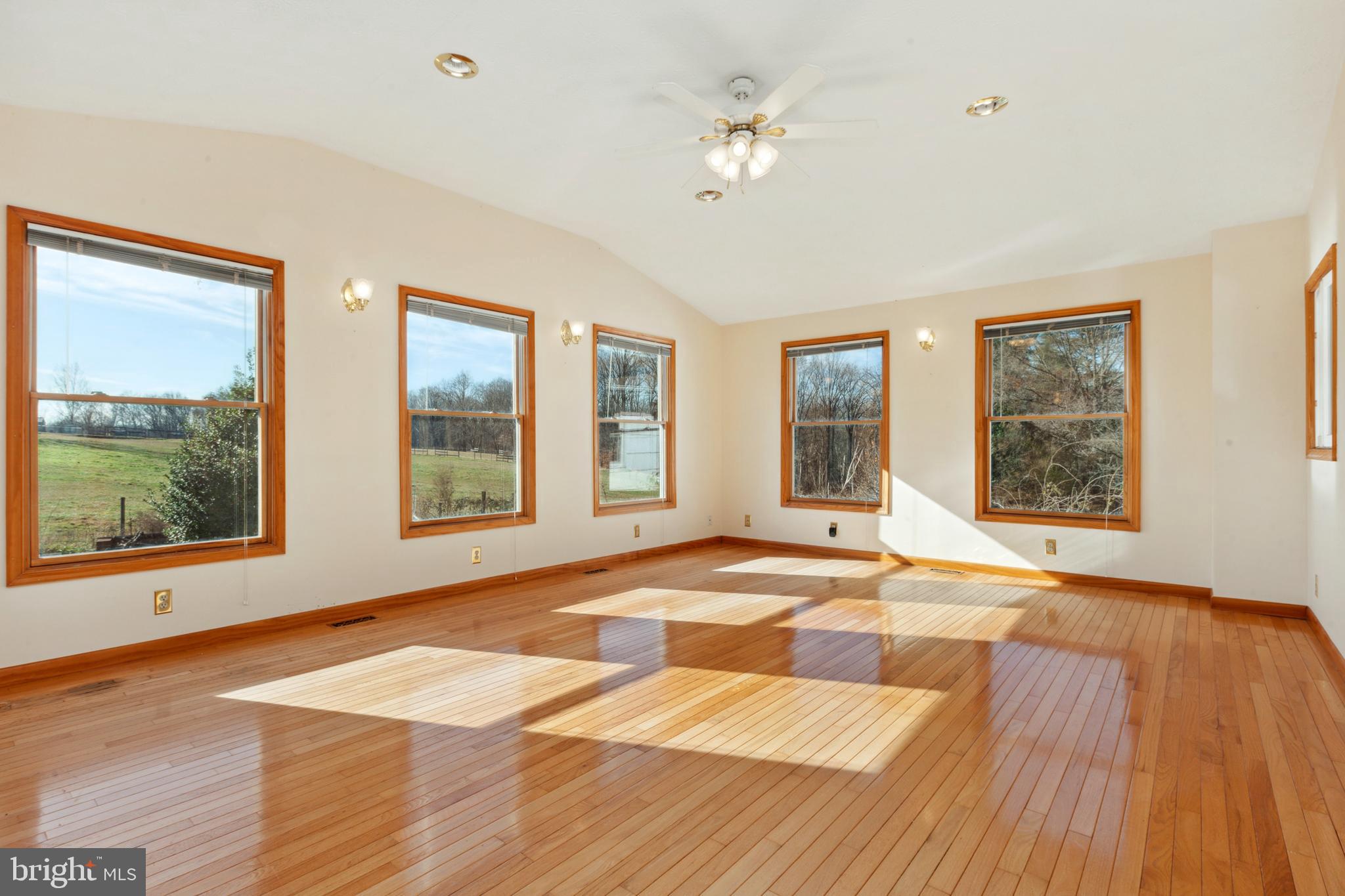 GREEN HILLS - Residential