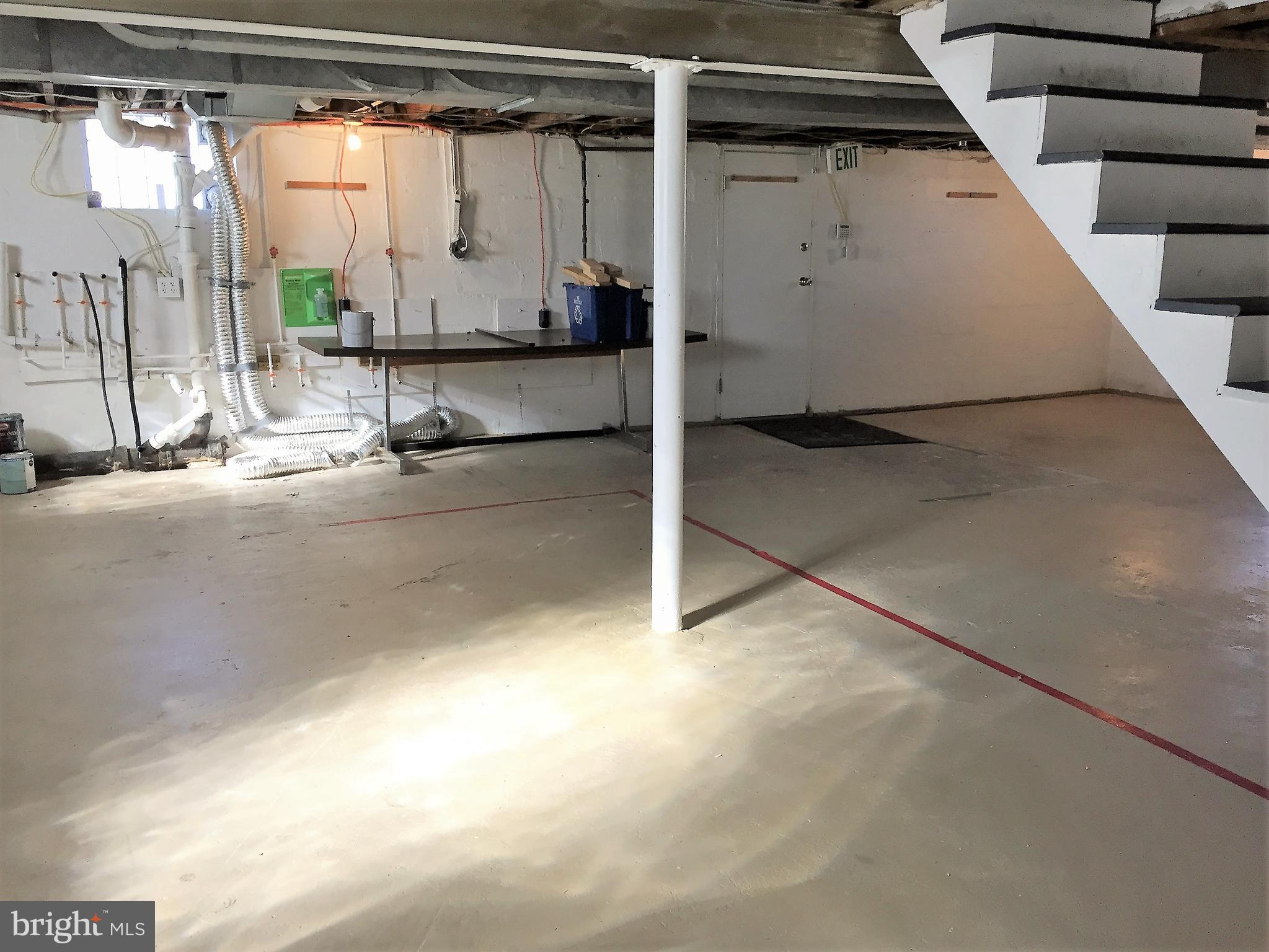 PERRY HALL - Residential Lease