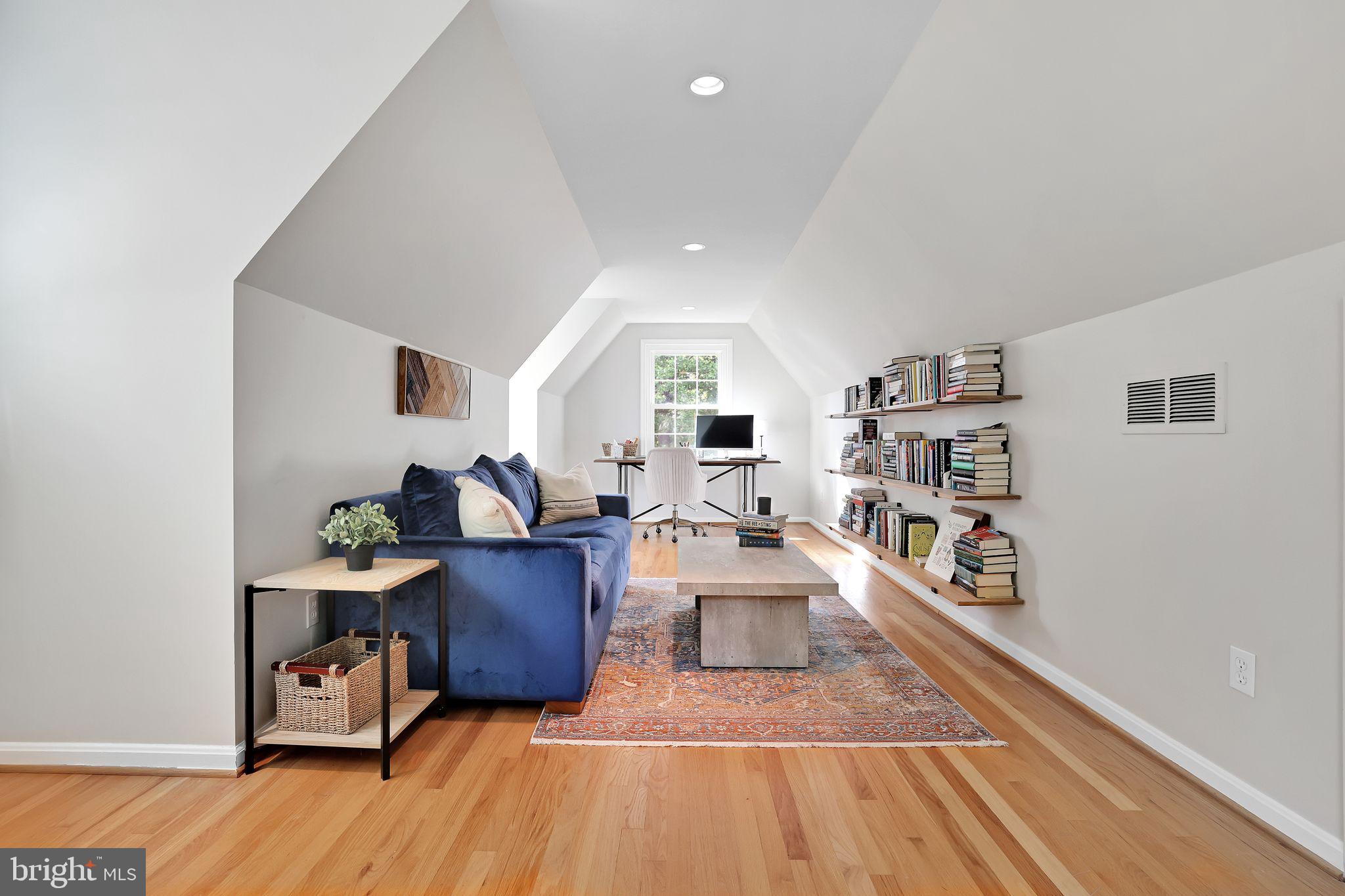 LONG GREEN VALLEY - Residential