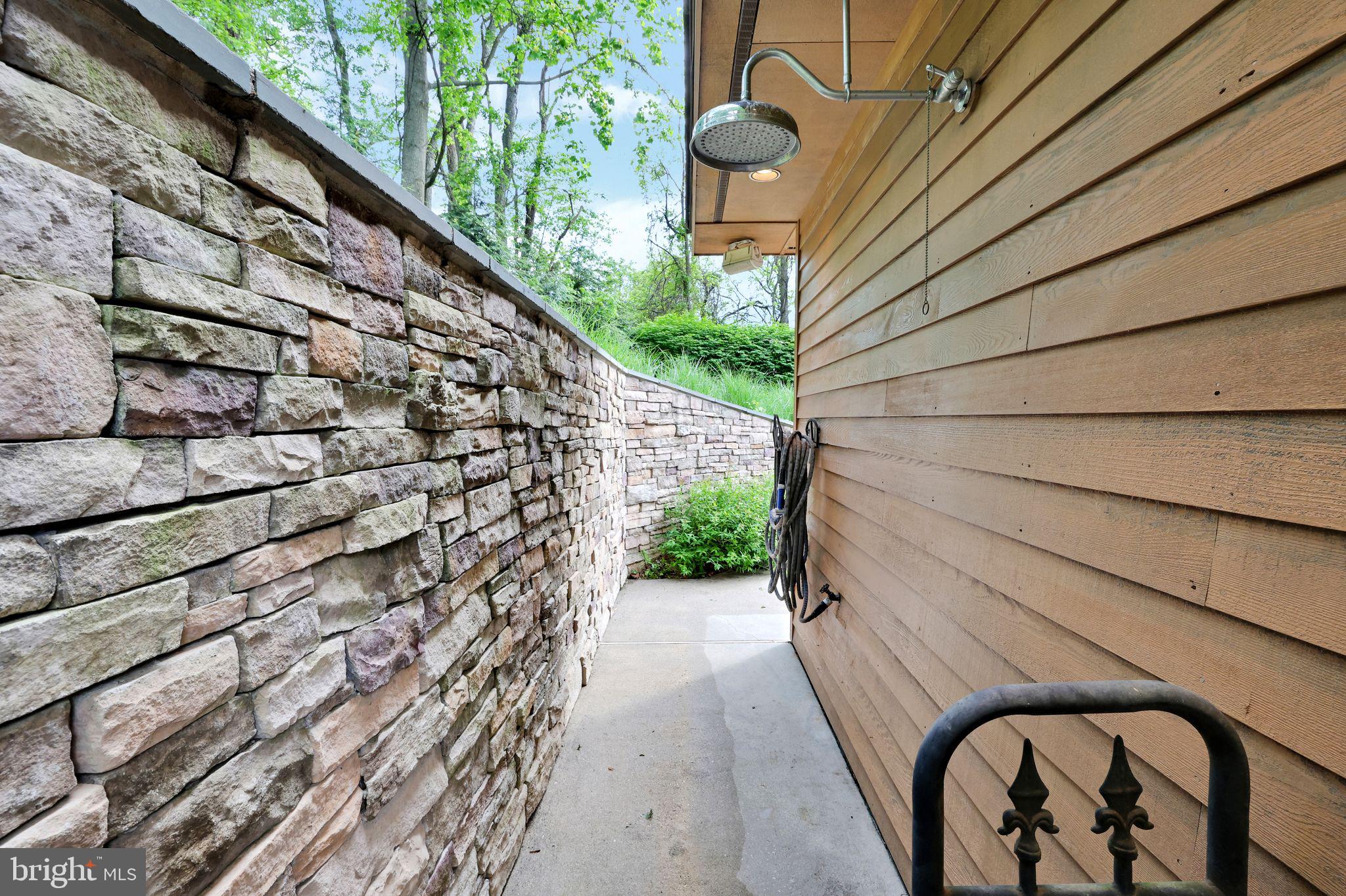 LONG GREEN VALLEY - Residential