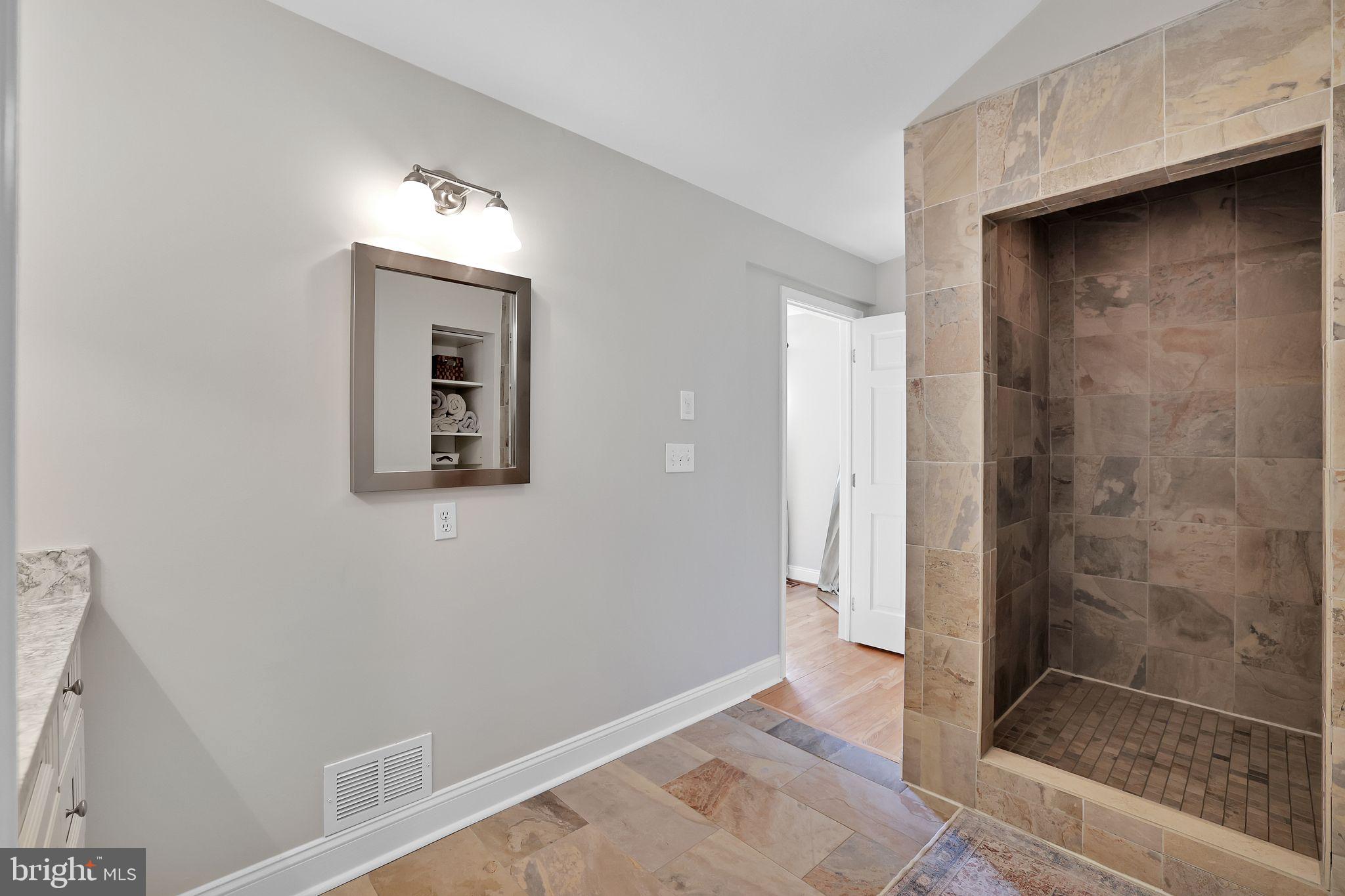 LONG GREEN VALLEY - Residential