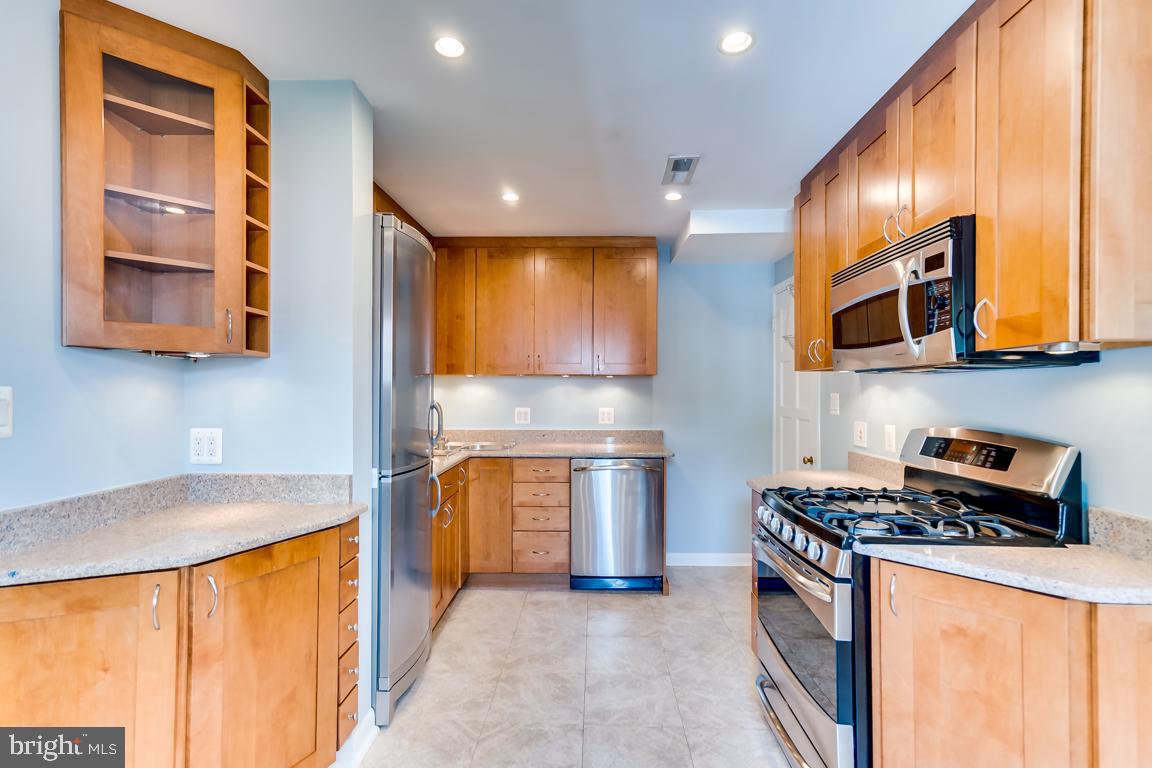 JEFFERSON MANOR - Residential Lease