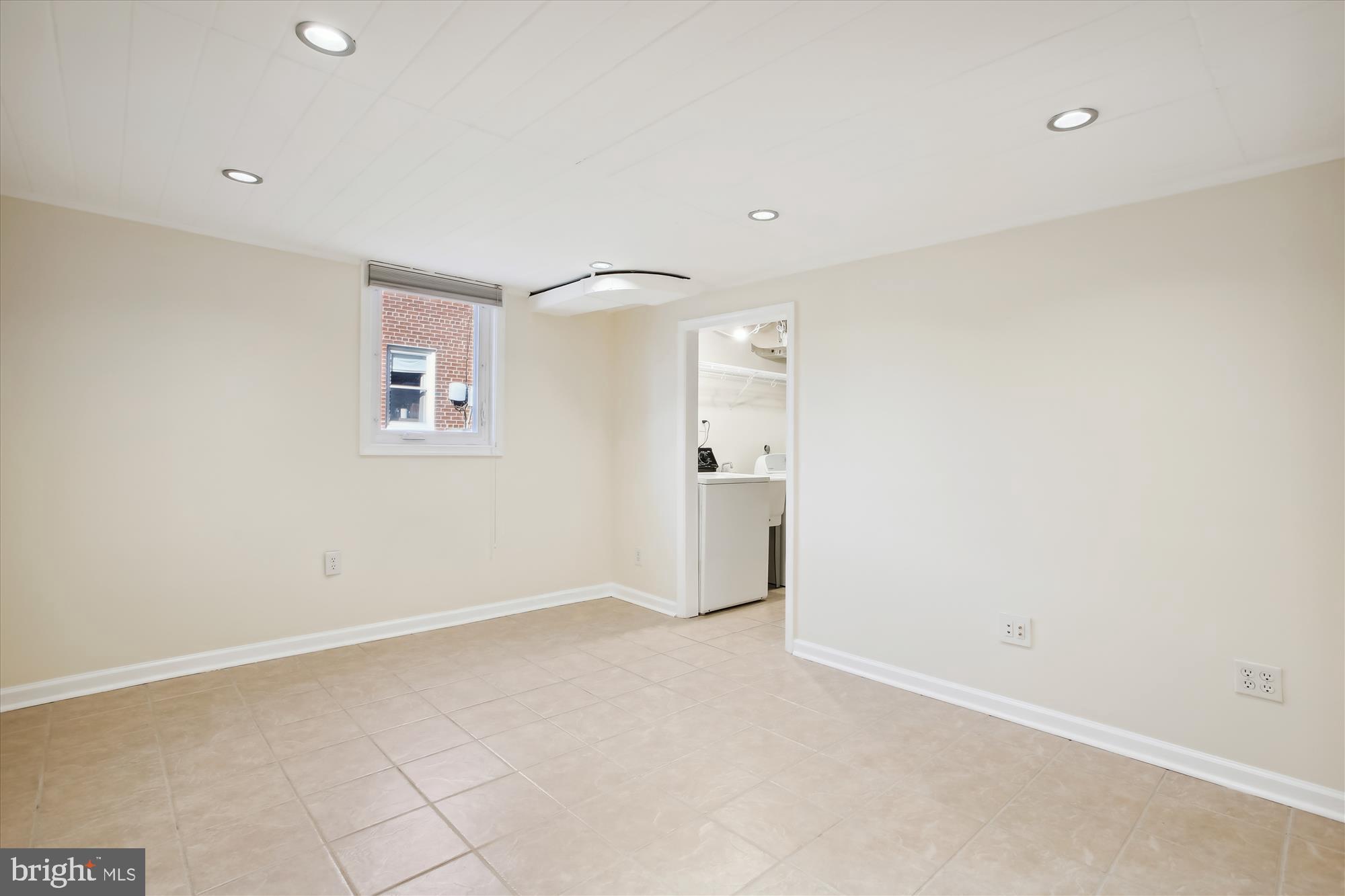 JEFFERSON MANOR - Residential Lease