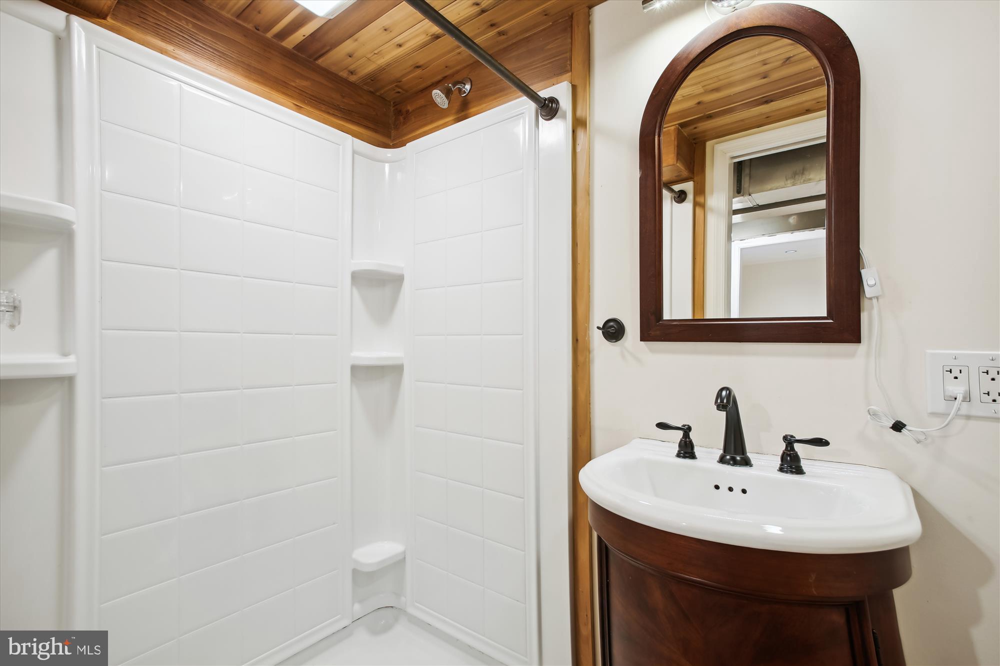 JEFFERSON MANOR - Residential Lease