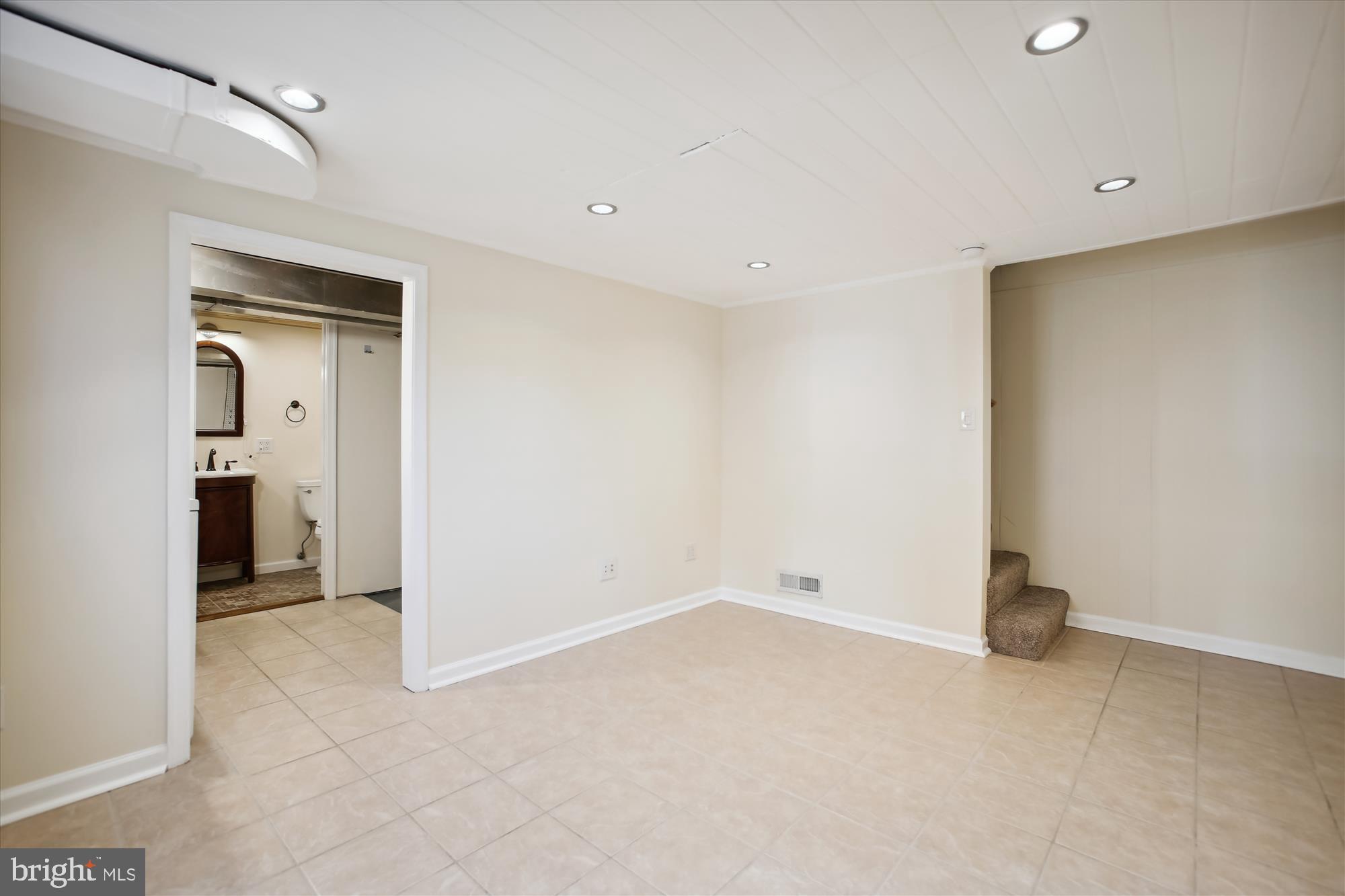 JEFFERSON MANOR - Residential Lease