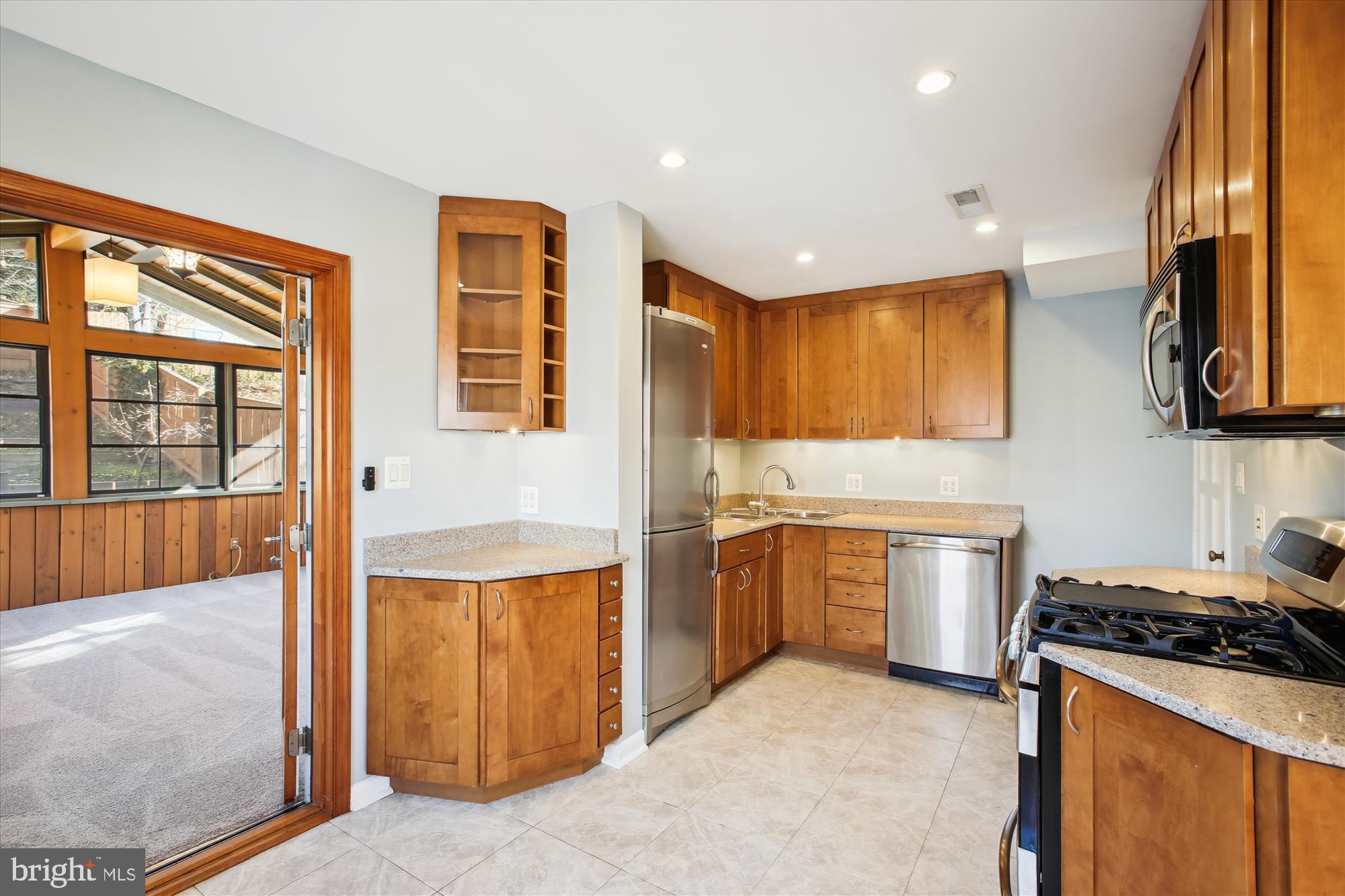 JEFFERSON MANOR - Residential Lease