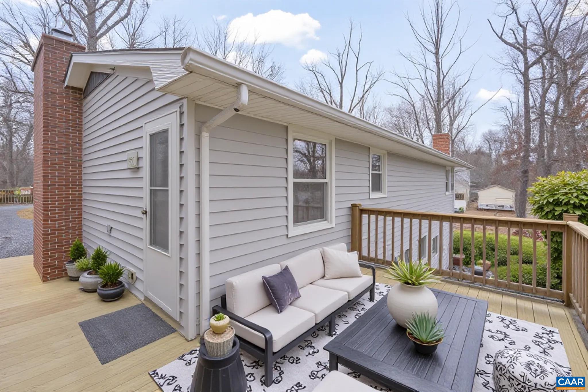 LAKE MONTICELLO - Residential