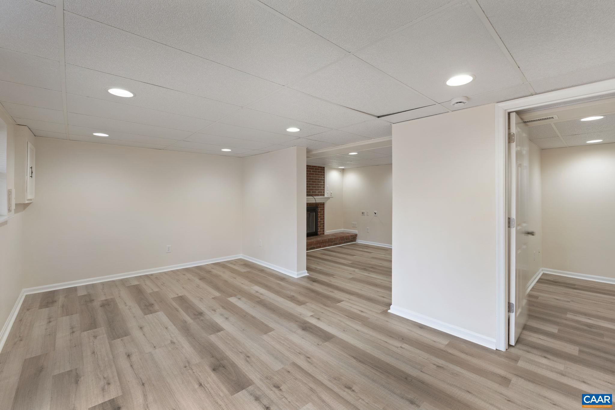 LAKE MONTICELLO - Residential