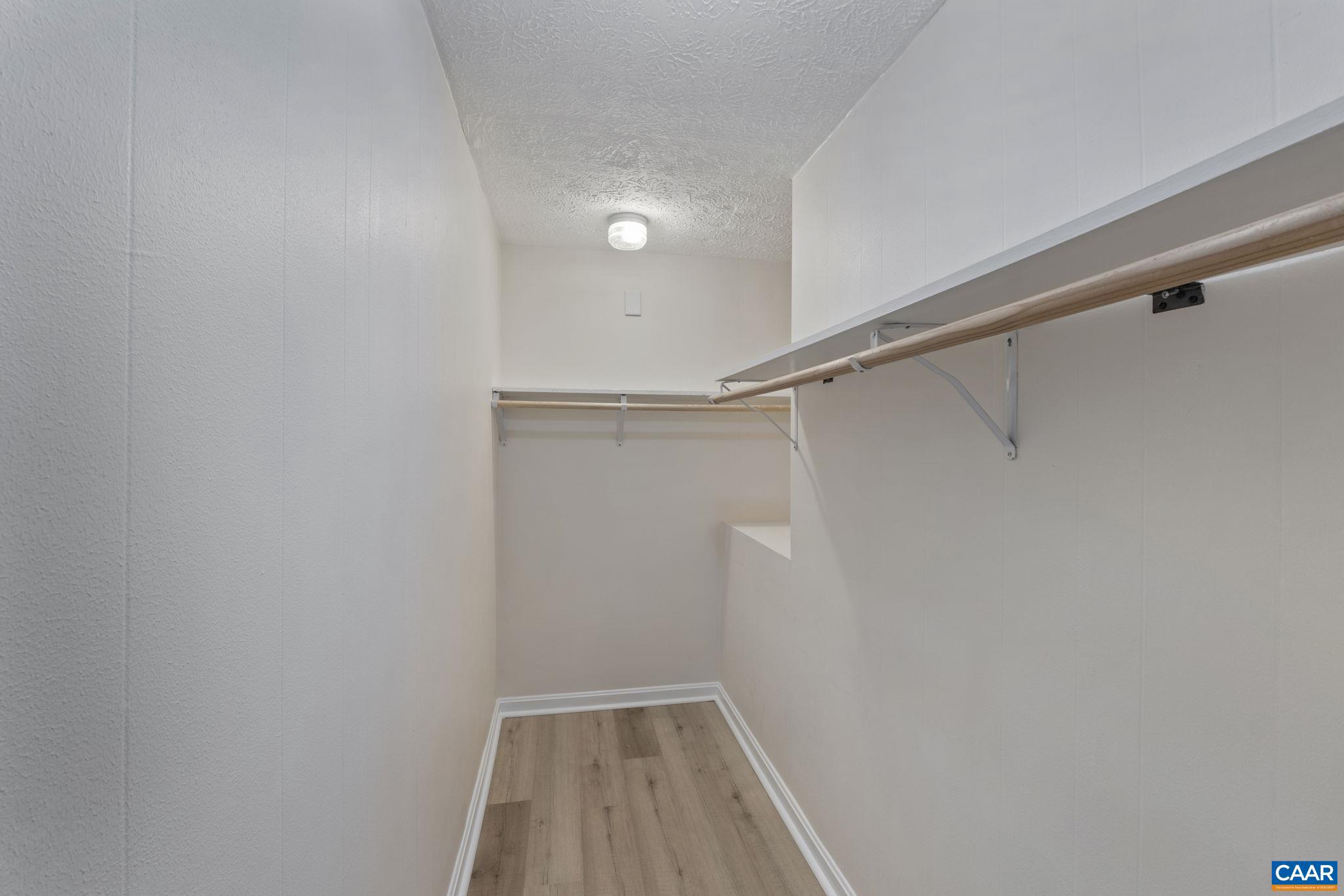 LAKE MONTICELLO - Residential