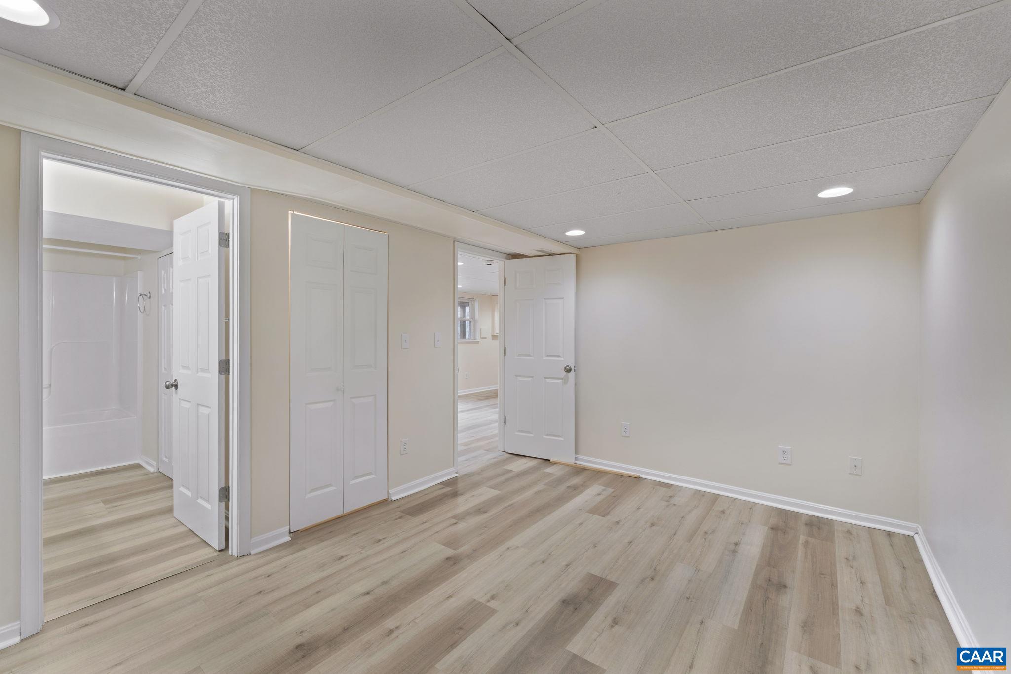 LAKE MONTICELLO - Residential