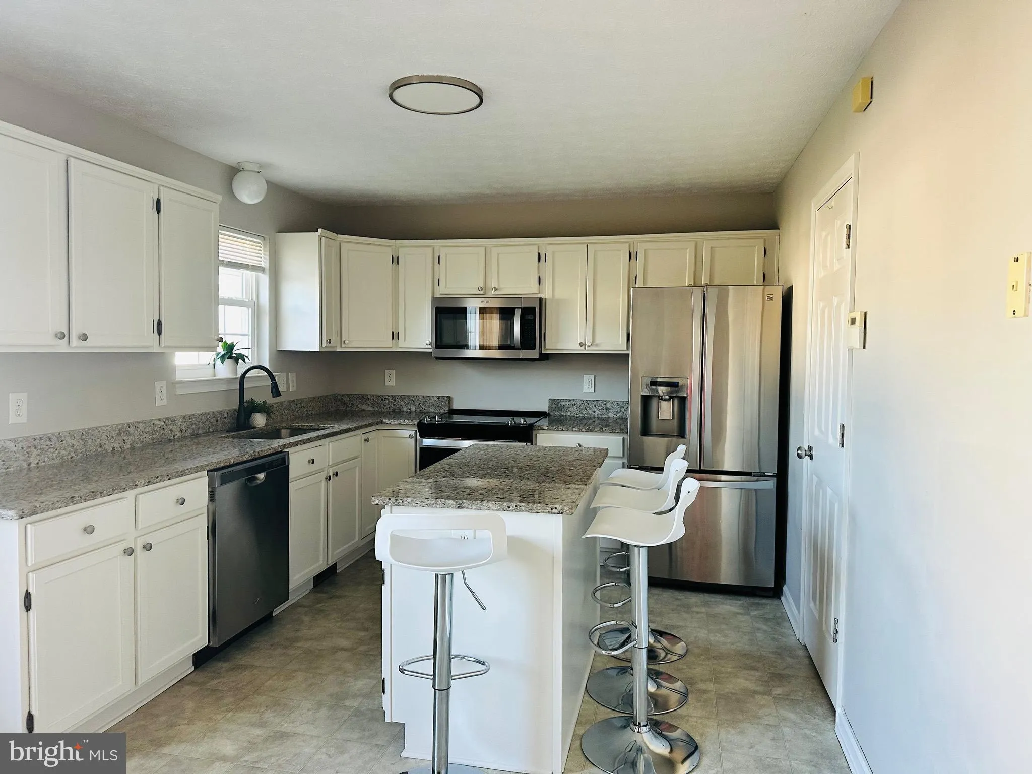 Winchester, Virginia 22602, United States, 3 Bedrooms Bedrooms, ,3 BathroomsBathrooms,Residential,Active,190834