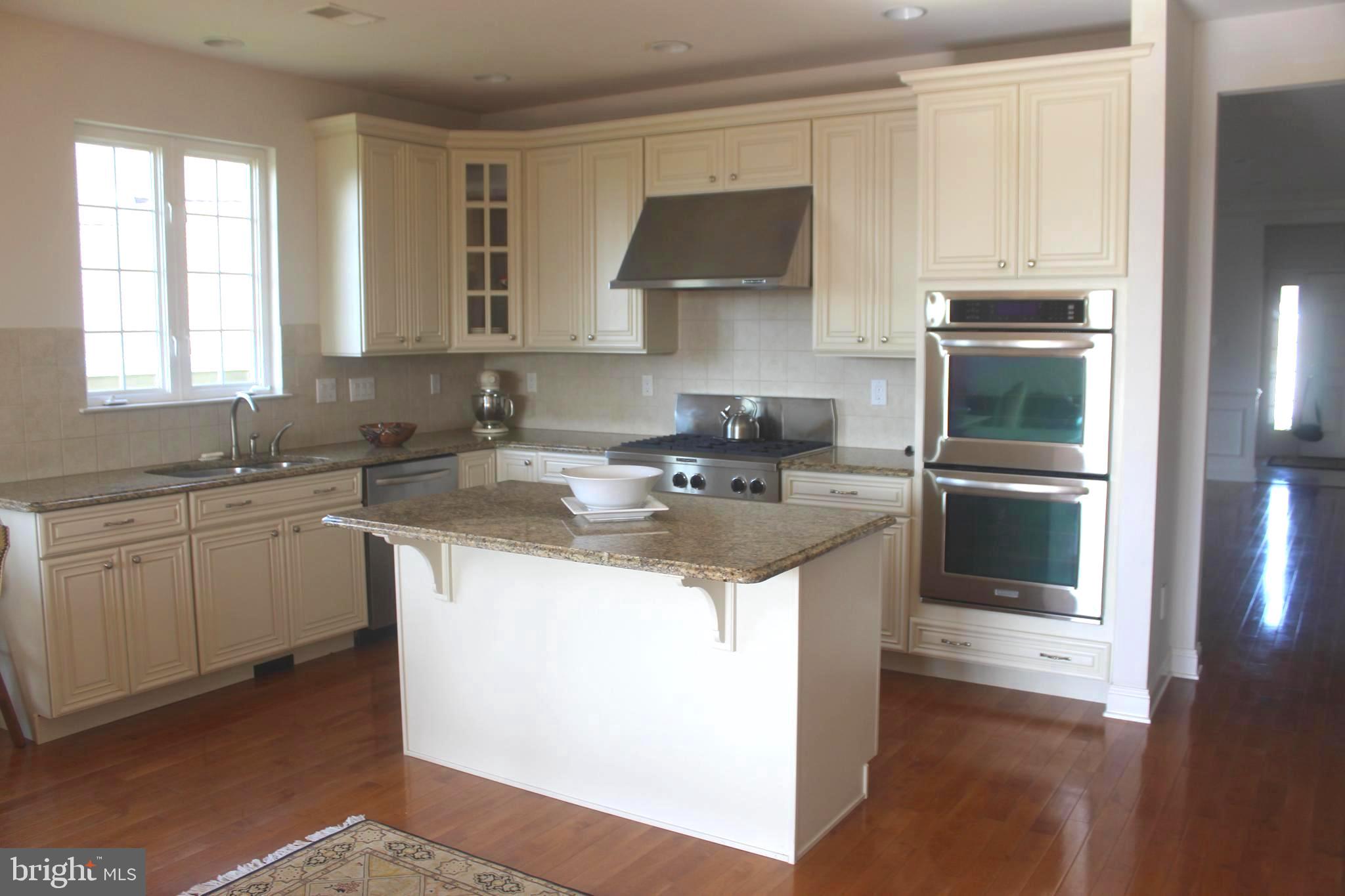 VILLAGES AT HILLVIEW - Residential