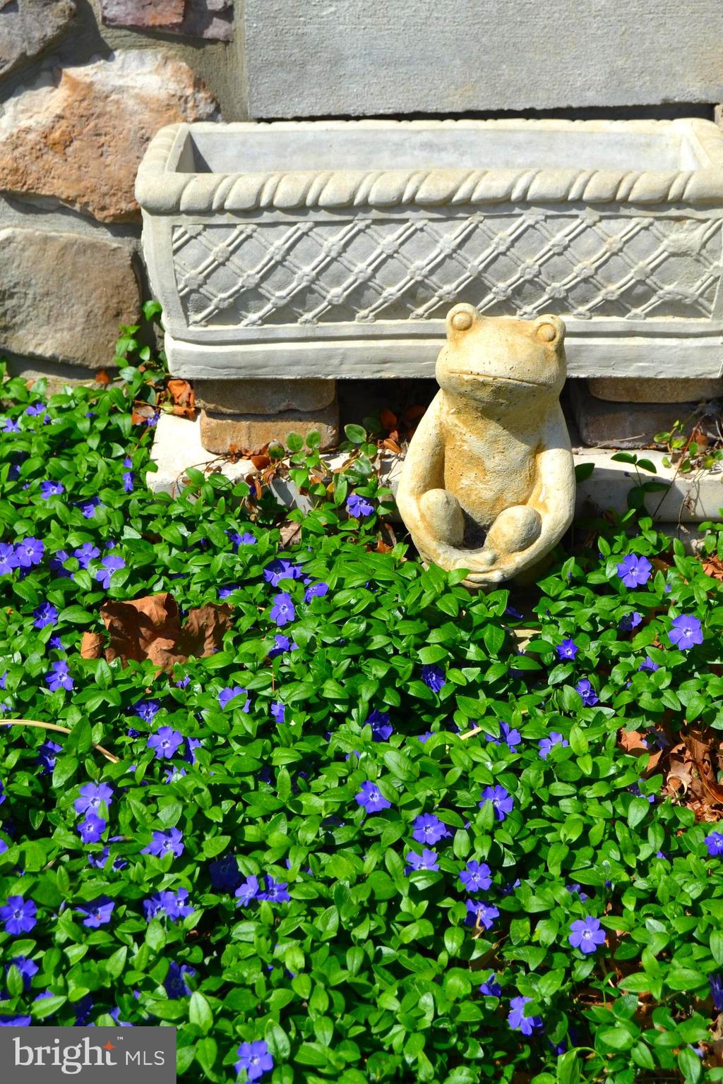 VILLAGES AT HILLVIEW - Residential