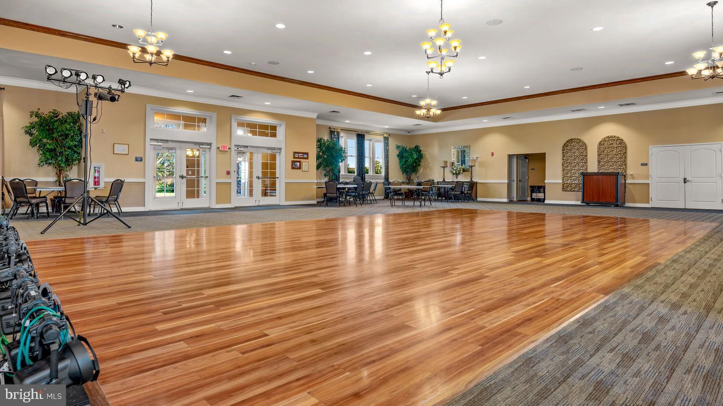 VILLAGES AT HILLVIEW - Residential