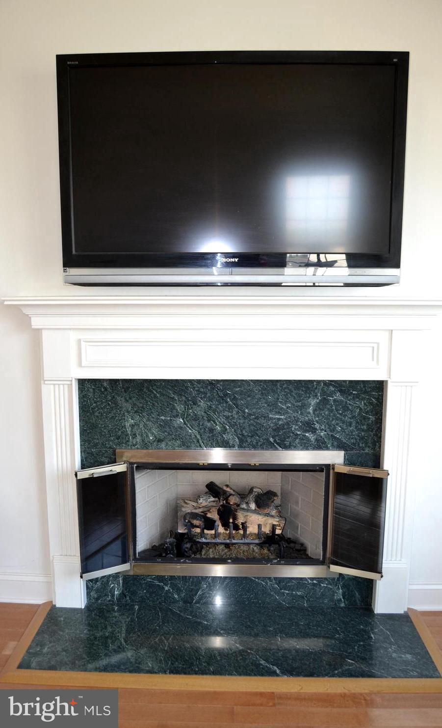 VILLAGES AT HILLVIEW - Residential