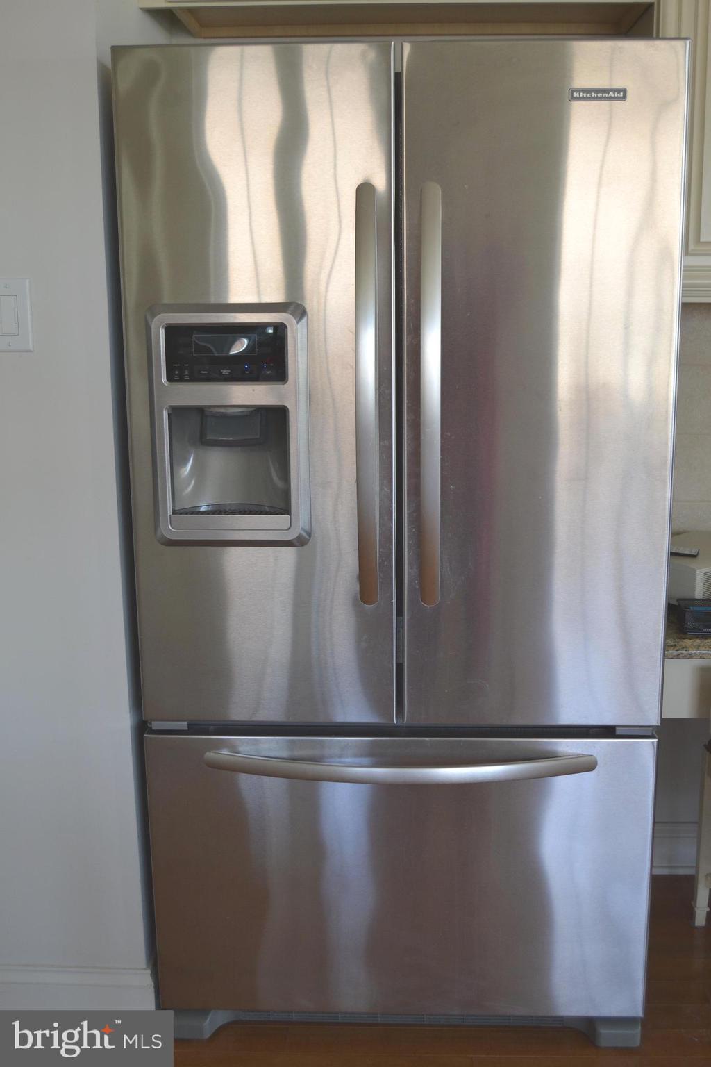 VILLAGES AT HILLVIEW - Residential