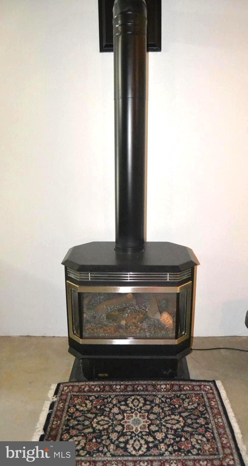 VILLAGES AT HILLVIEW - Residential