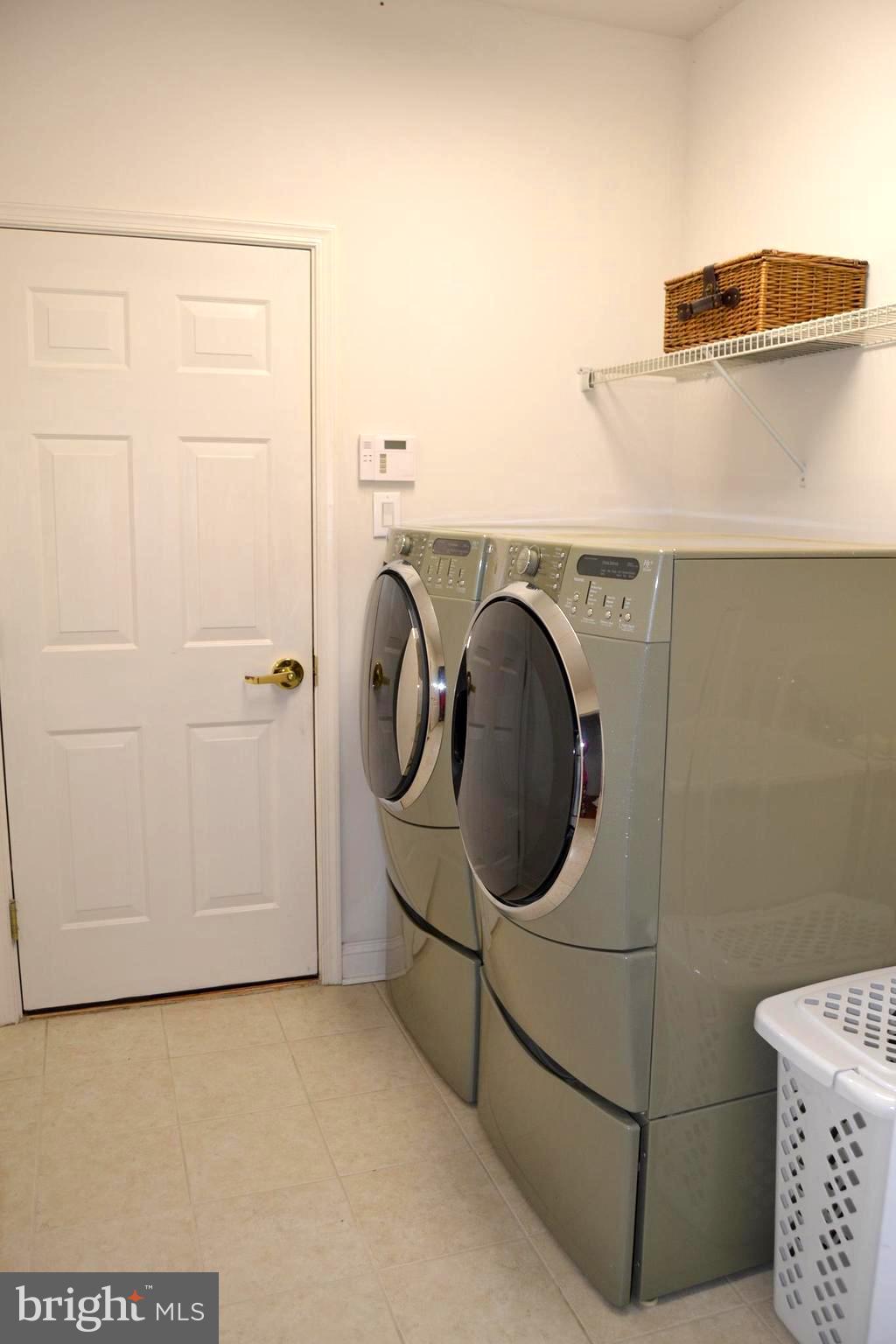 VILLAGES AT HILLVIEW - Residential