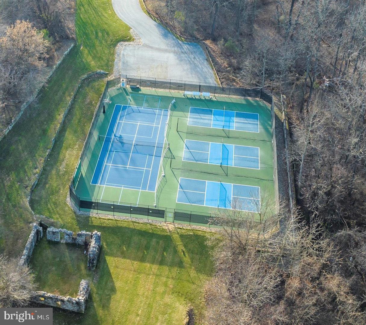 VILLAGES AT HILLVIEW - Residential