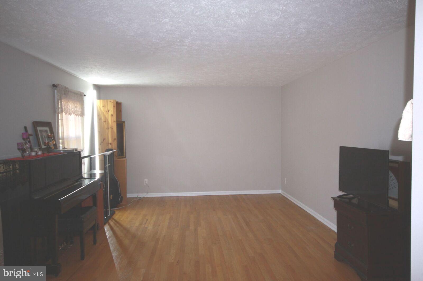 TANTALLON SQUARE - Residential