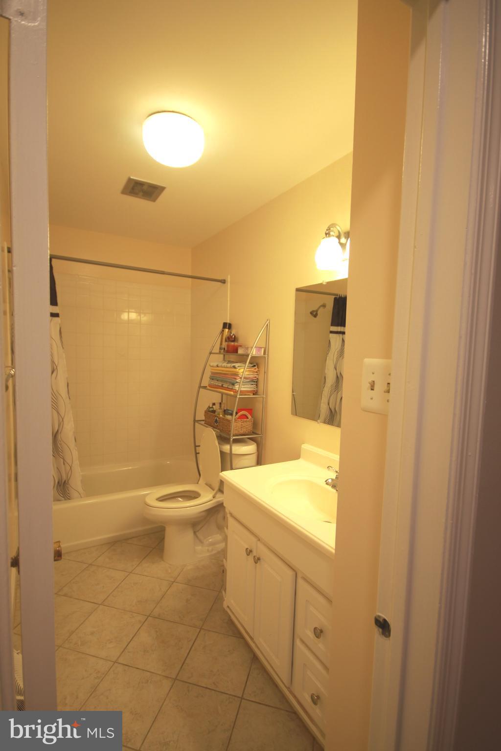 TANTALLON SQUARE - Residential