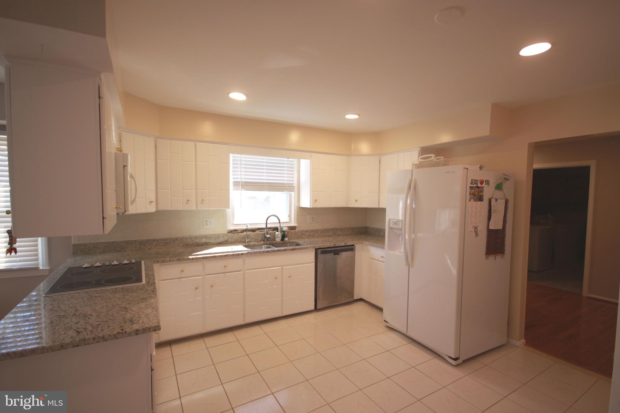 TANTALLON SQUARE - Residential