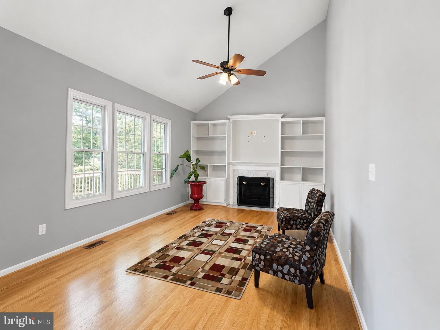 10918 OAKCREST CIRCLE