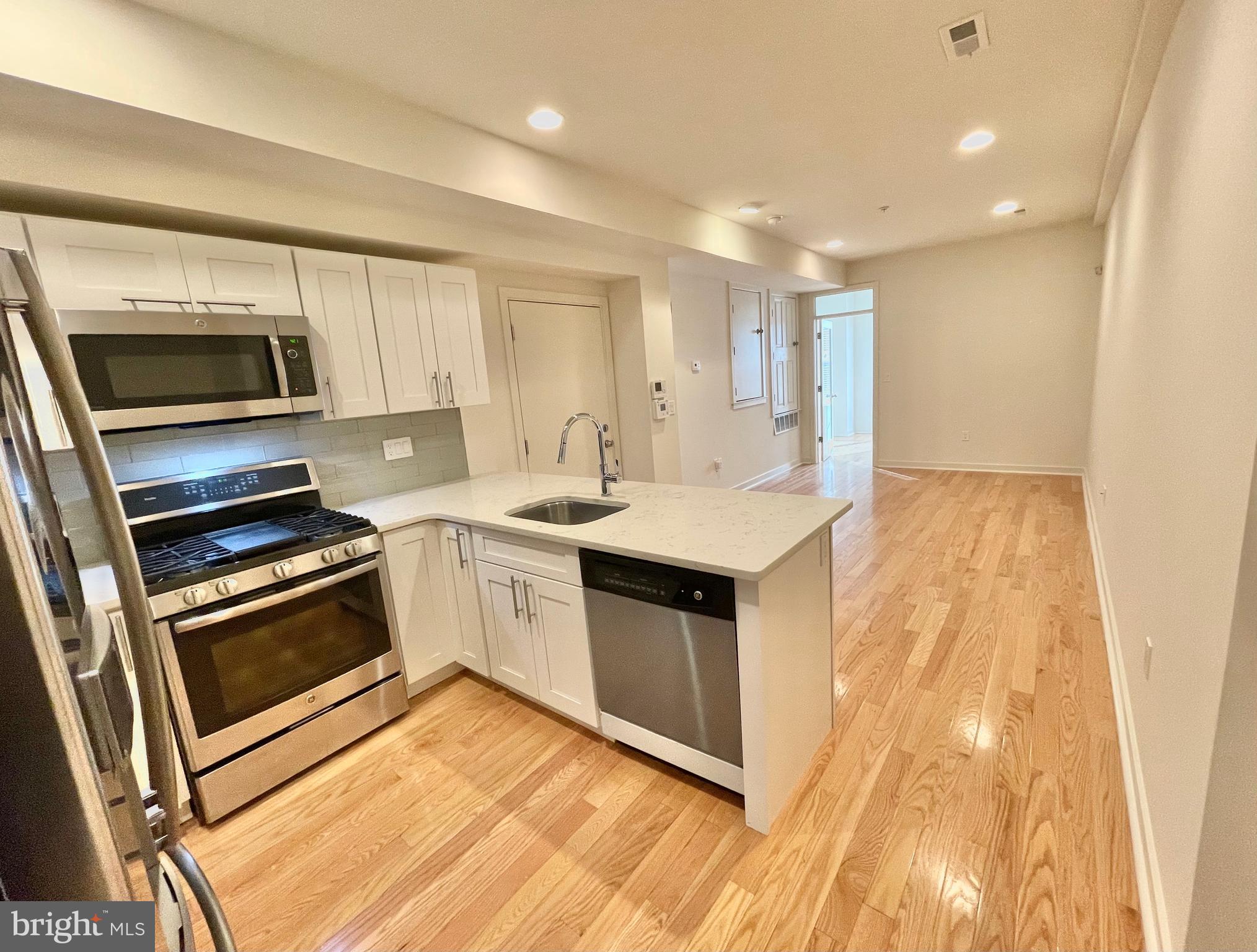 1437 BROWN STREET 2
