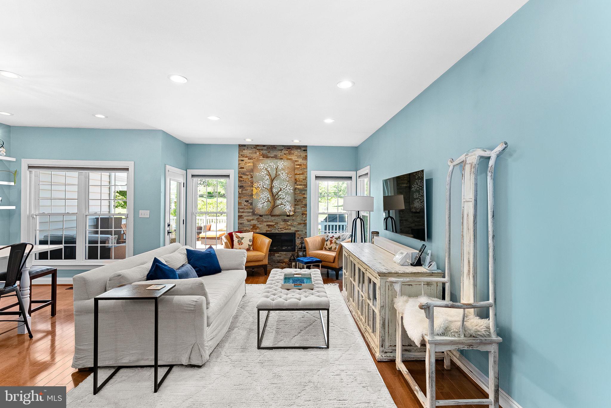 BELMONT COUNTRY CLUB - Residential