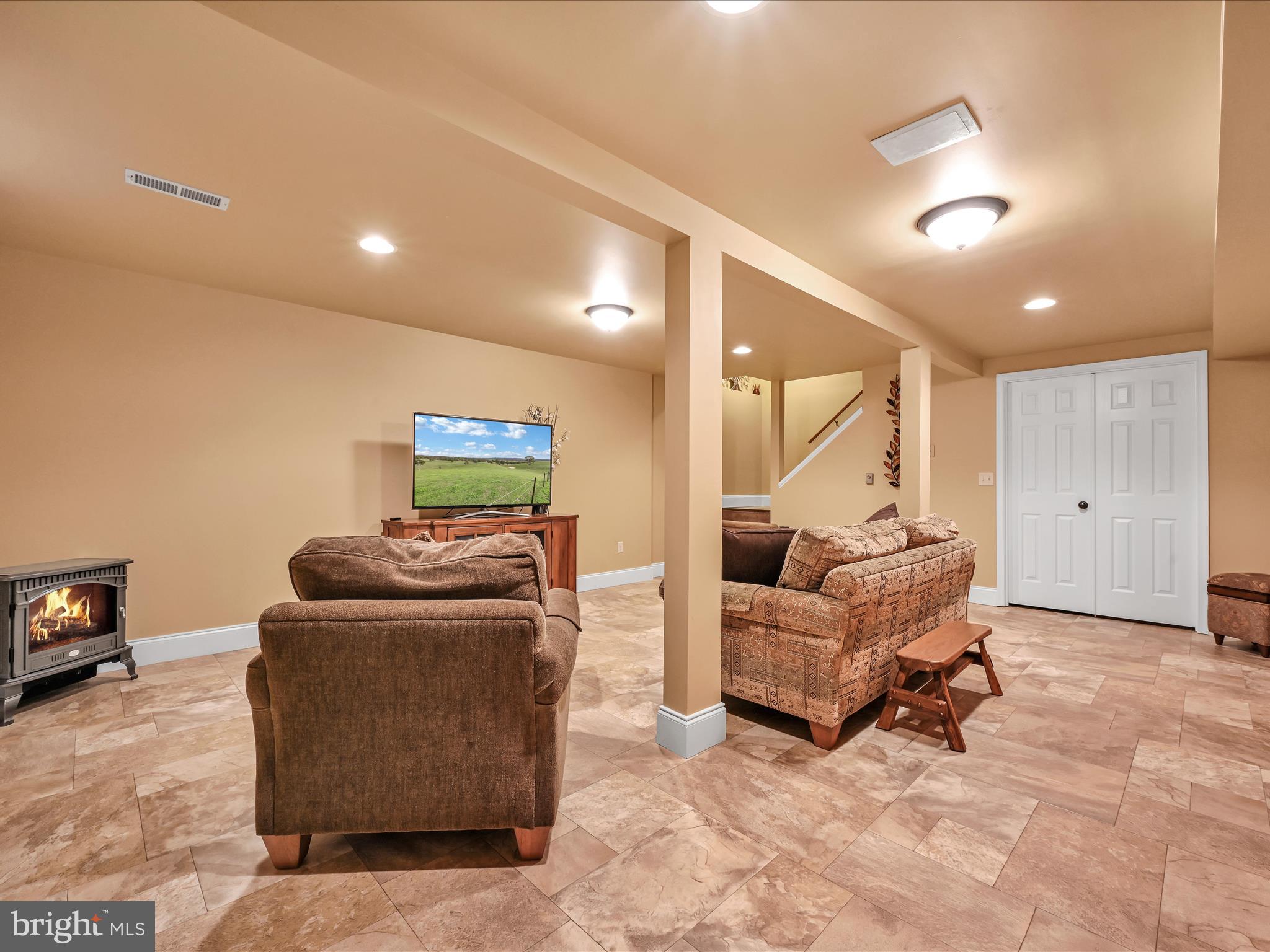 SHIPPENSBURG - Residential