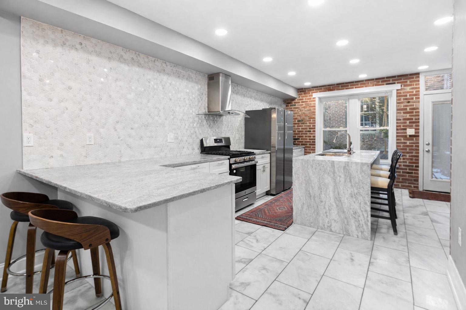 FAIRMOUNT - Residential